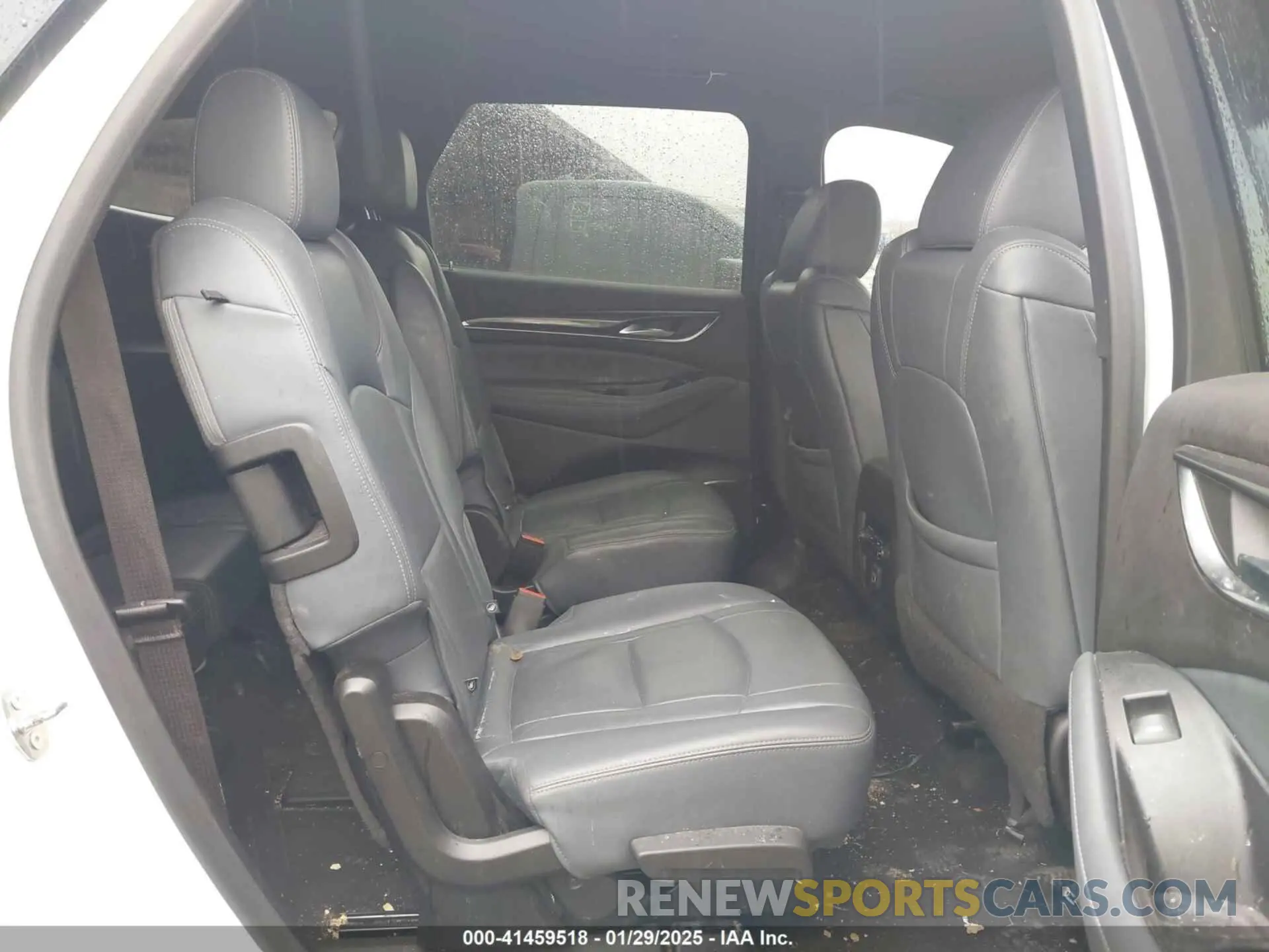 8 Photograph of a damaged car 5GAERBKW9NJ135084 BUICK ENCLAVE 2022