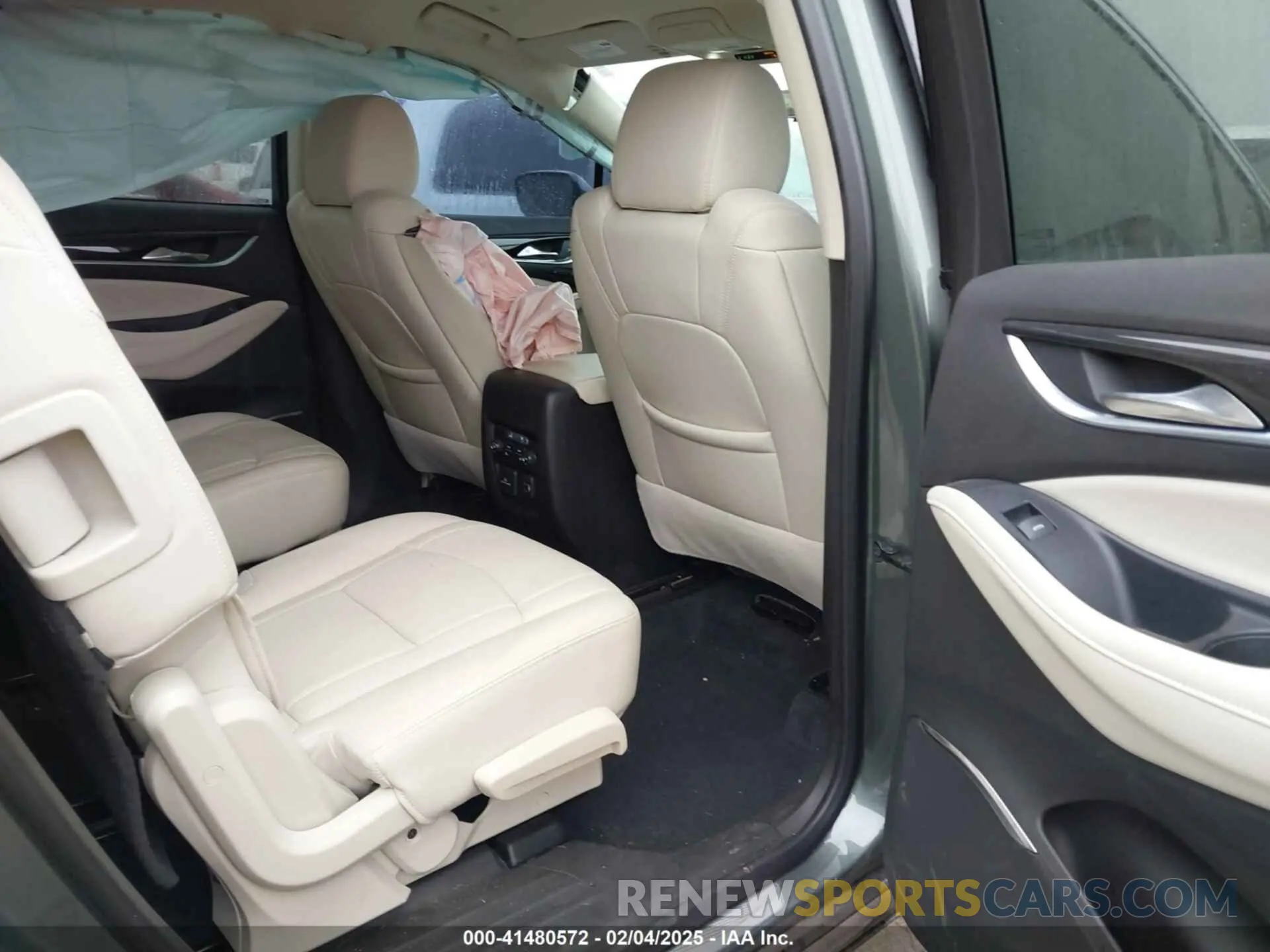 8 Photograph of a damaged car 5GAERCKW2NJ164898 BUICK ENCLAVE 2022