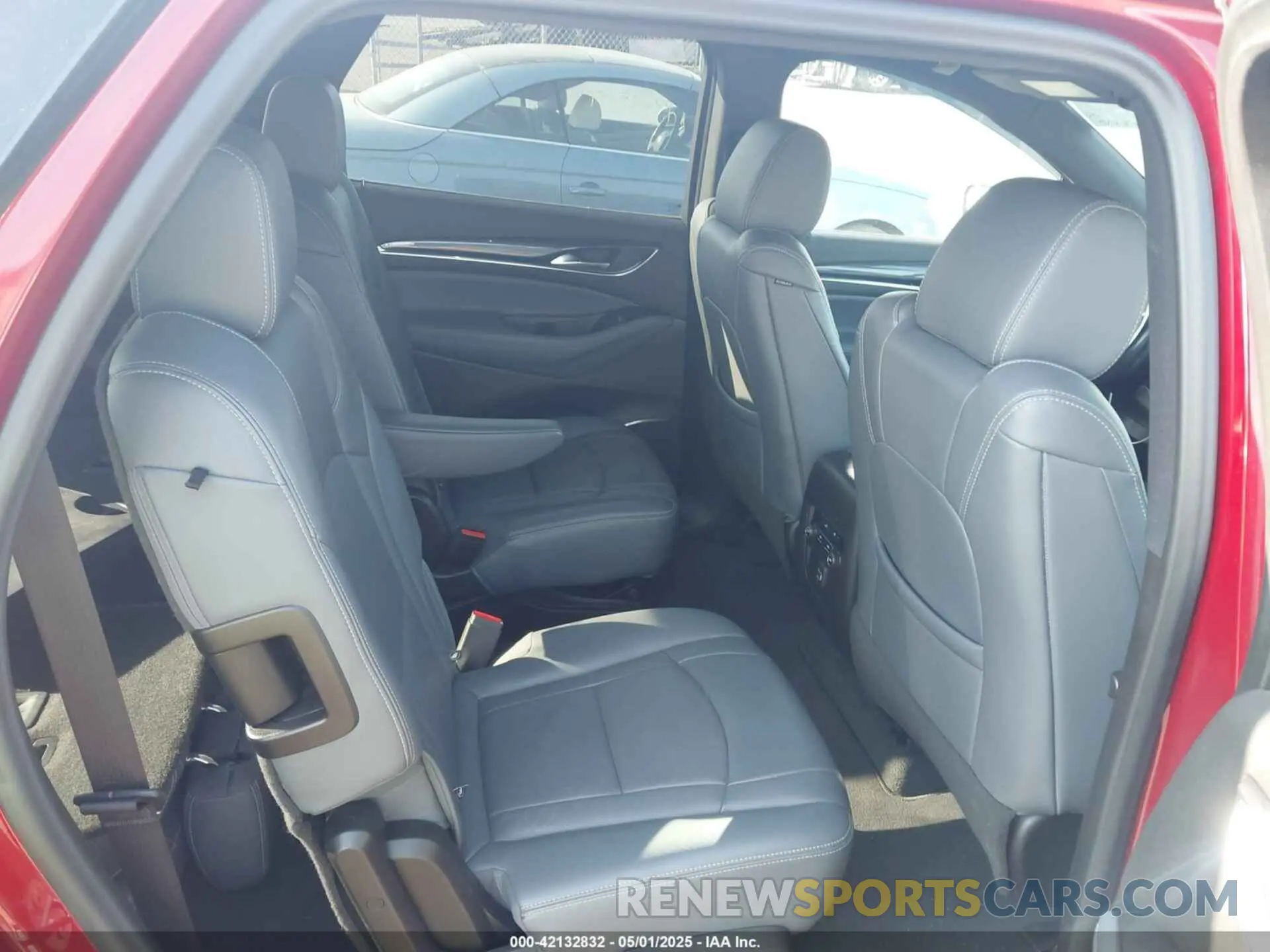 8 Photograph of a damaged car 5GAEVAKW5NJ135444 BUICK ENCLAVE 2022