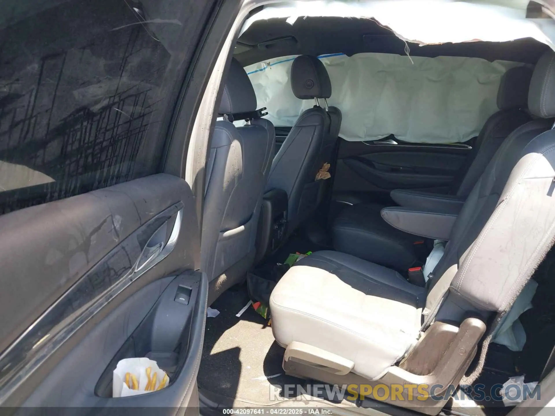 8 Photograph of a damaged car 5GAEVBKW1NJ113107 BUICK ENCLAVE 2022