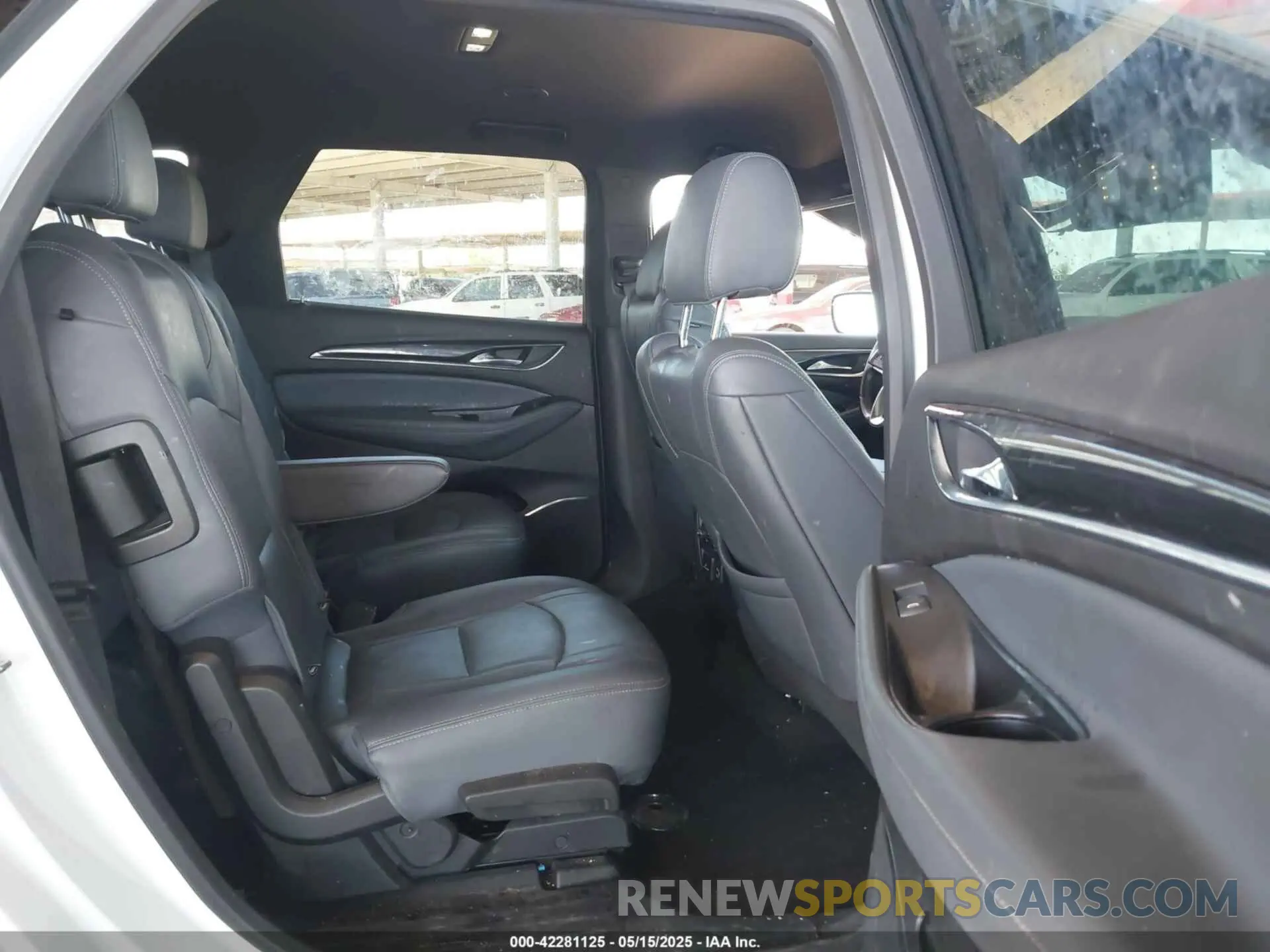 8 Photograph of a damaged car 5GAEVBKW5NJ125423 BUICK ENCLAVE 2022