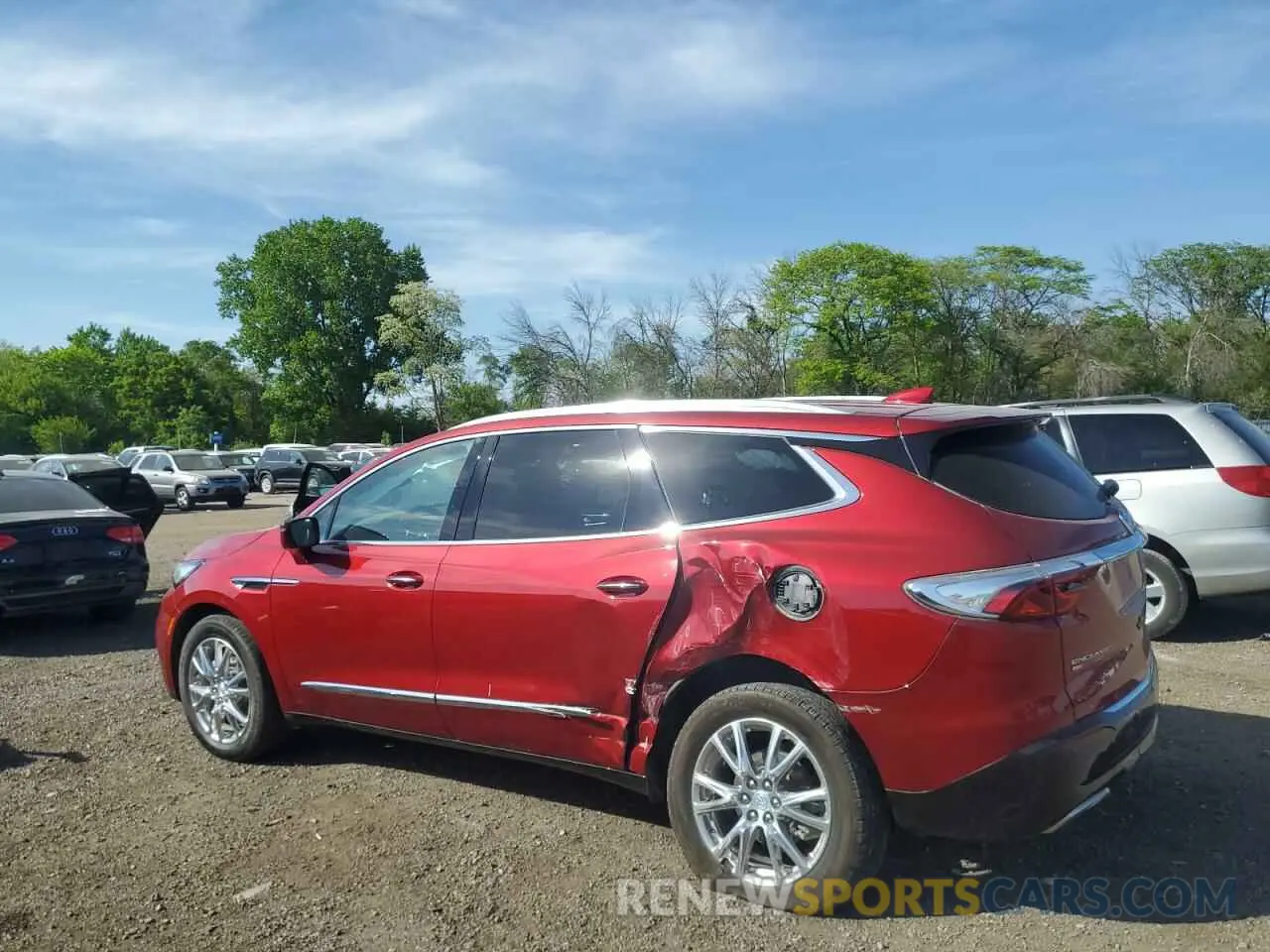 2 Photograph of a damaged car 5GAEVBKW5NJ131769 BUICK ENCLAVE 2022