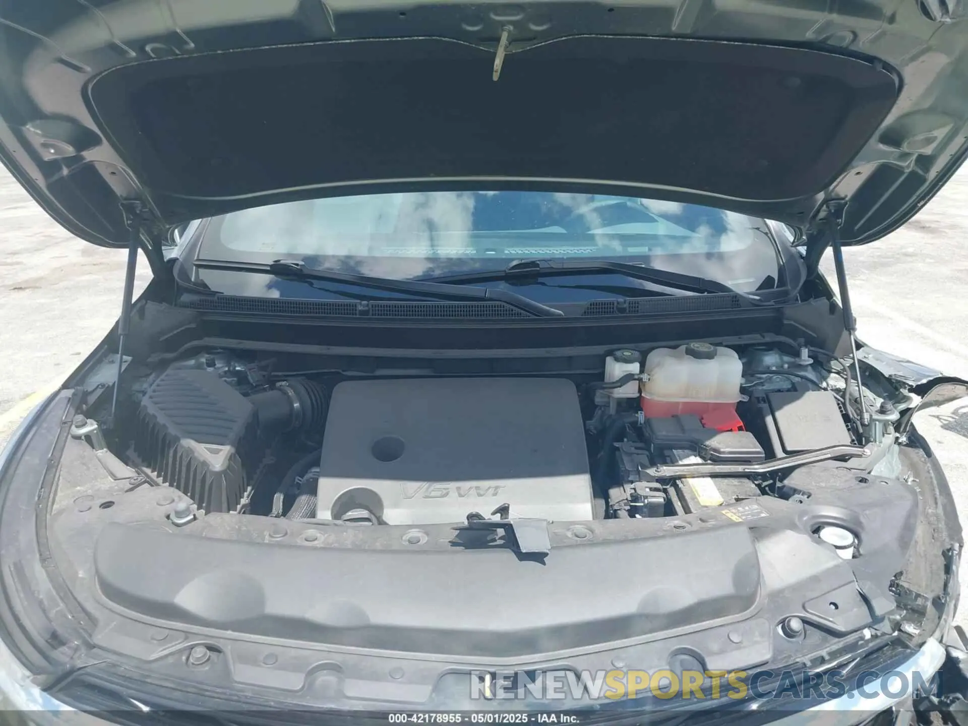10 Photograph of a damaged car 5GAERBKW7RJ102915 BUICK ENCLAVE 2024