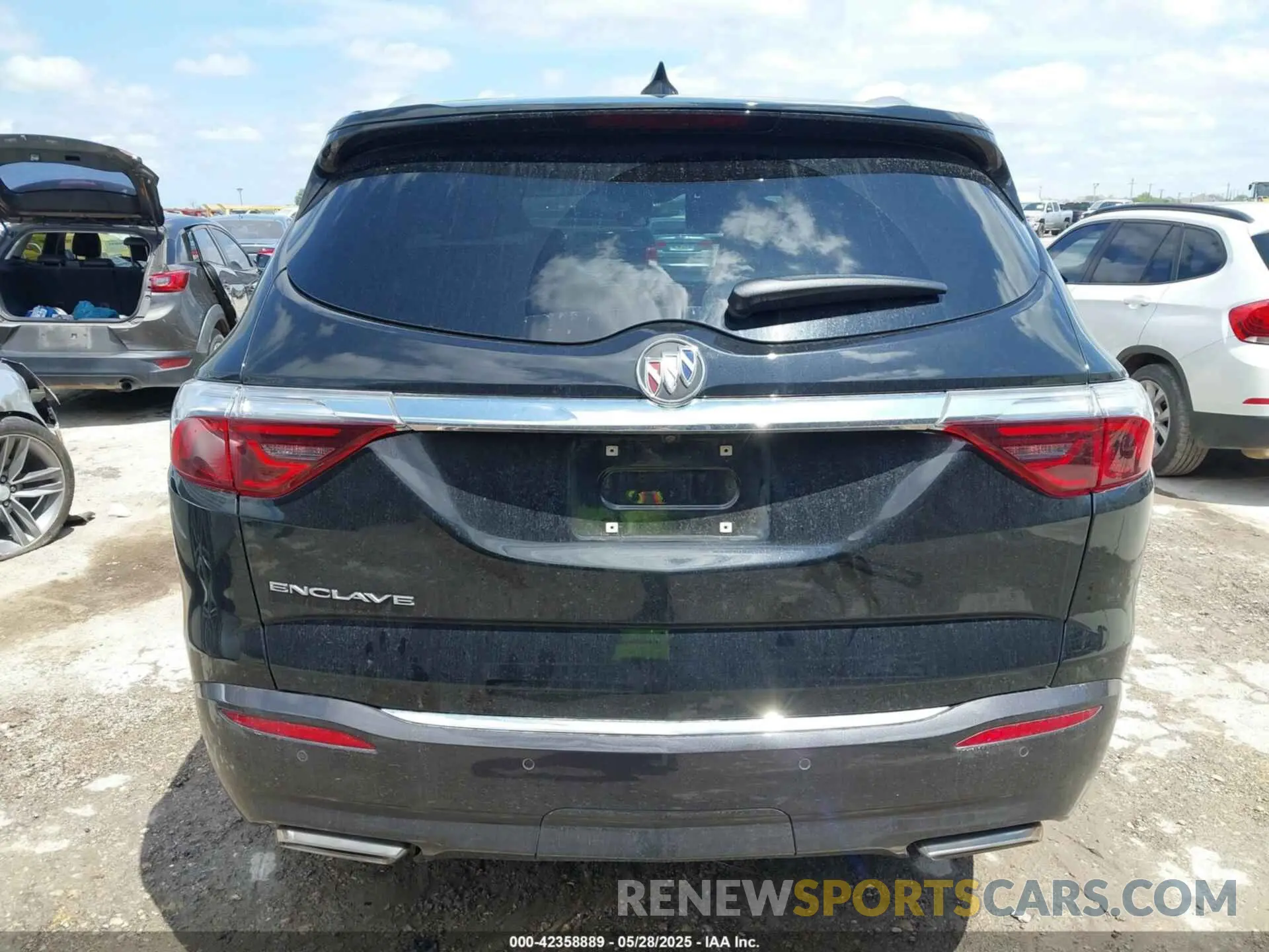 16 Photograph of a damaged car 5GAERBKW7RJ116894 BUICK ENCLAVE 2024
