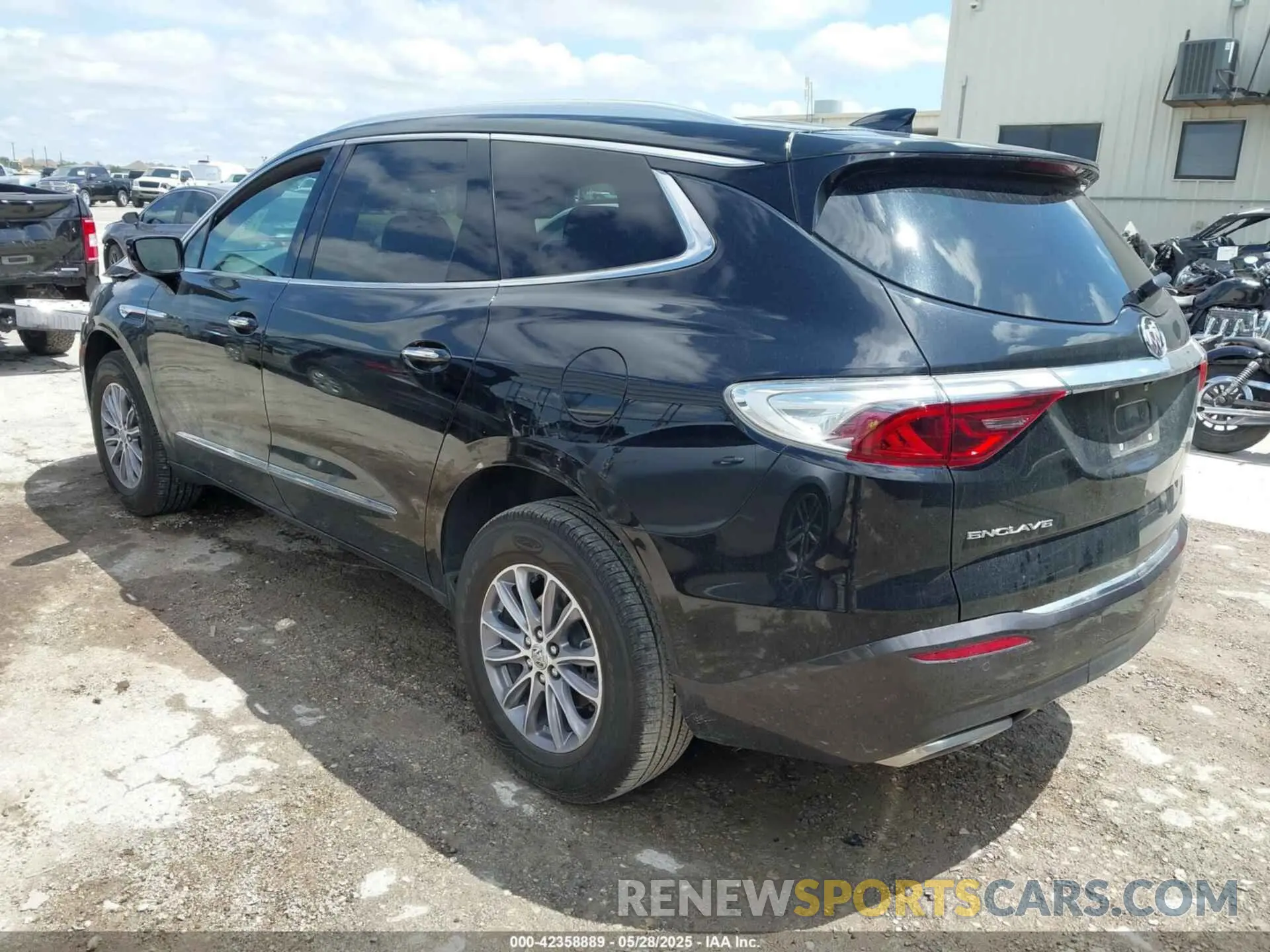 3 Photograph of a damaged car 5GAERBKW7RJ116894 BUICK ENCLAVE 2024