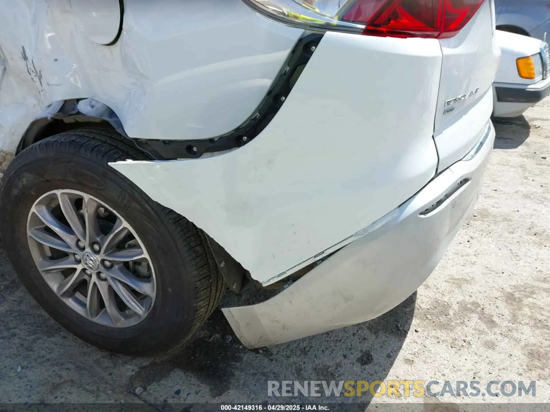19 Photograph of a damaged car 5GAEVBKW0RJ127425 BUICK ENCLAVE 2024