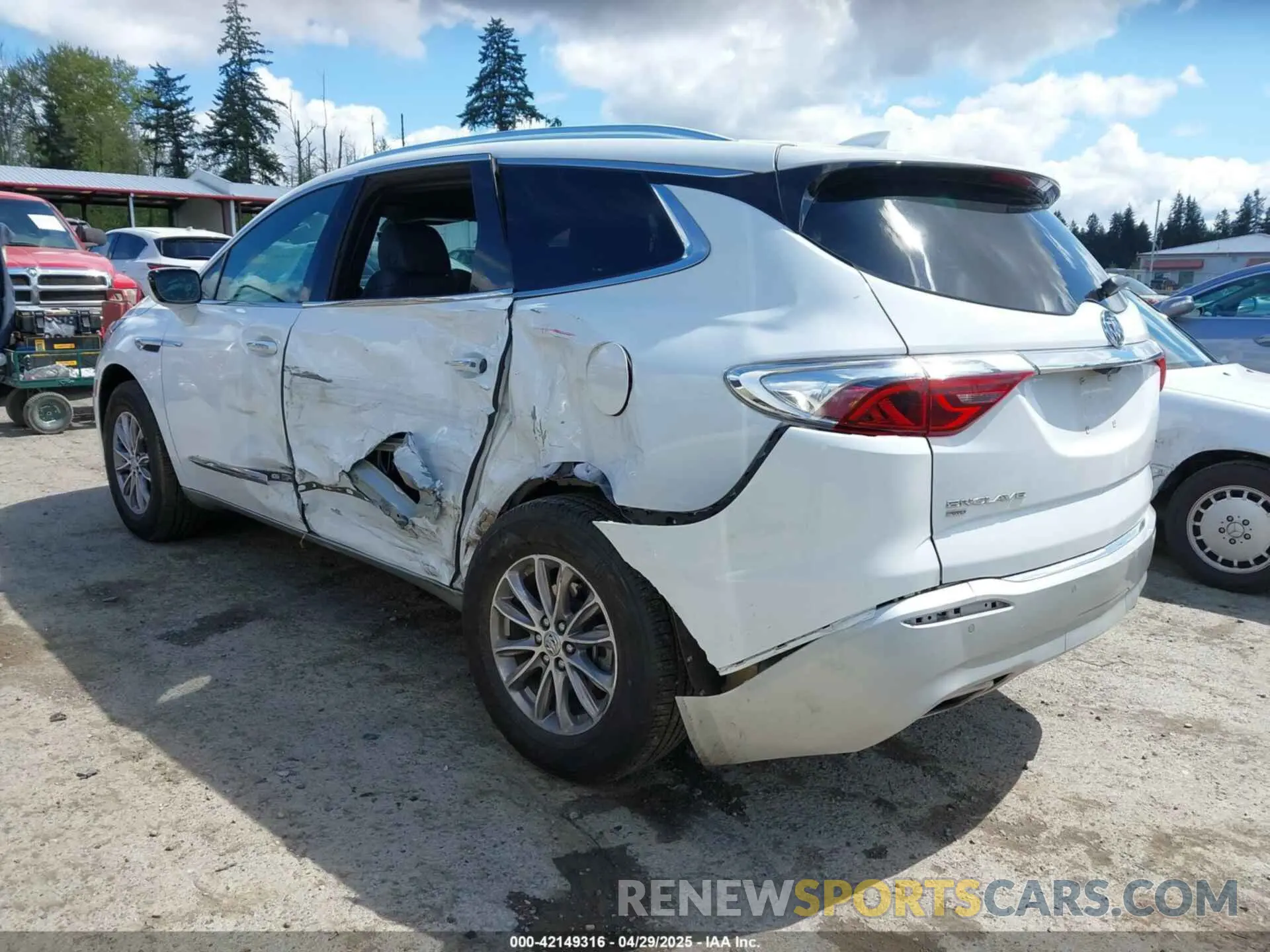 3 Photograph of a damaged car 5GAEVBKW0RJ127425 BUICK ENCLAVE 2024