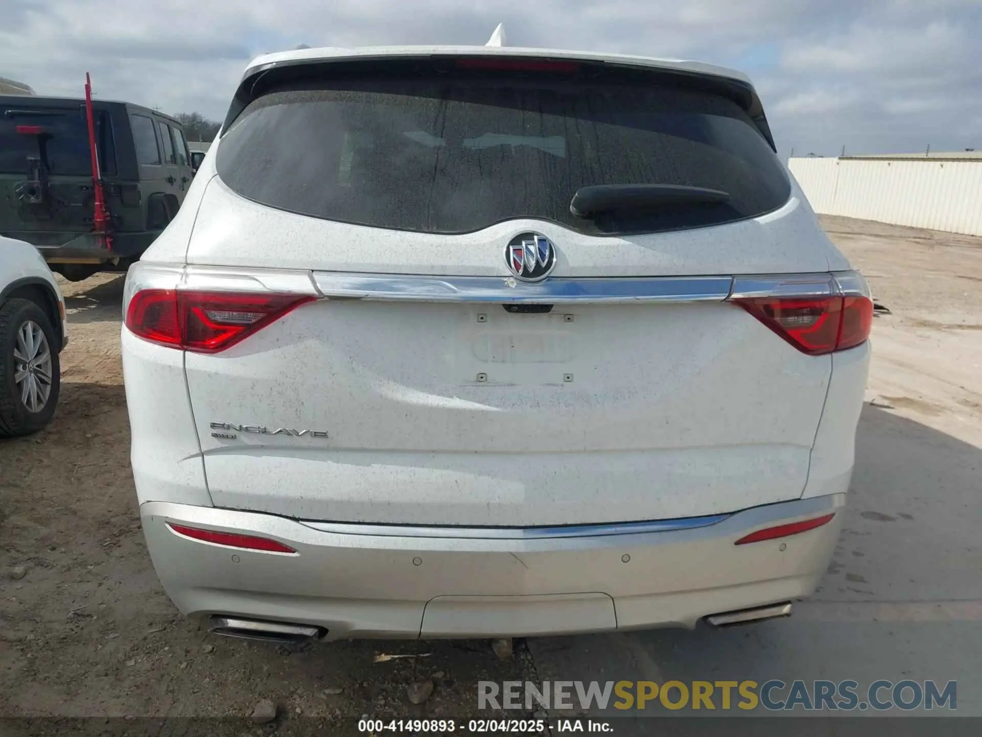 17 Photograph of a damaged car 5GAEVBKW4RJ124690 BUICK ENCLAVE 2024