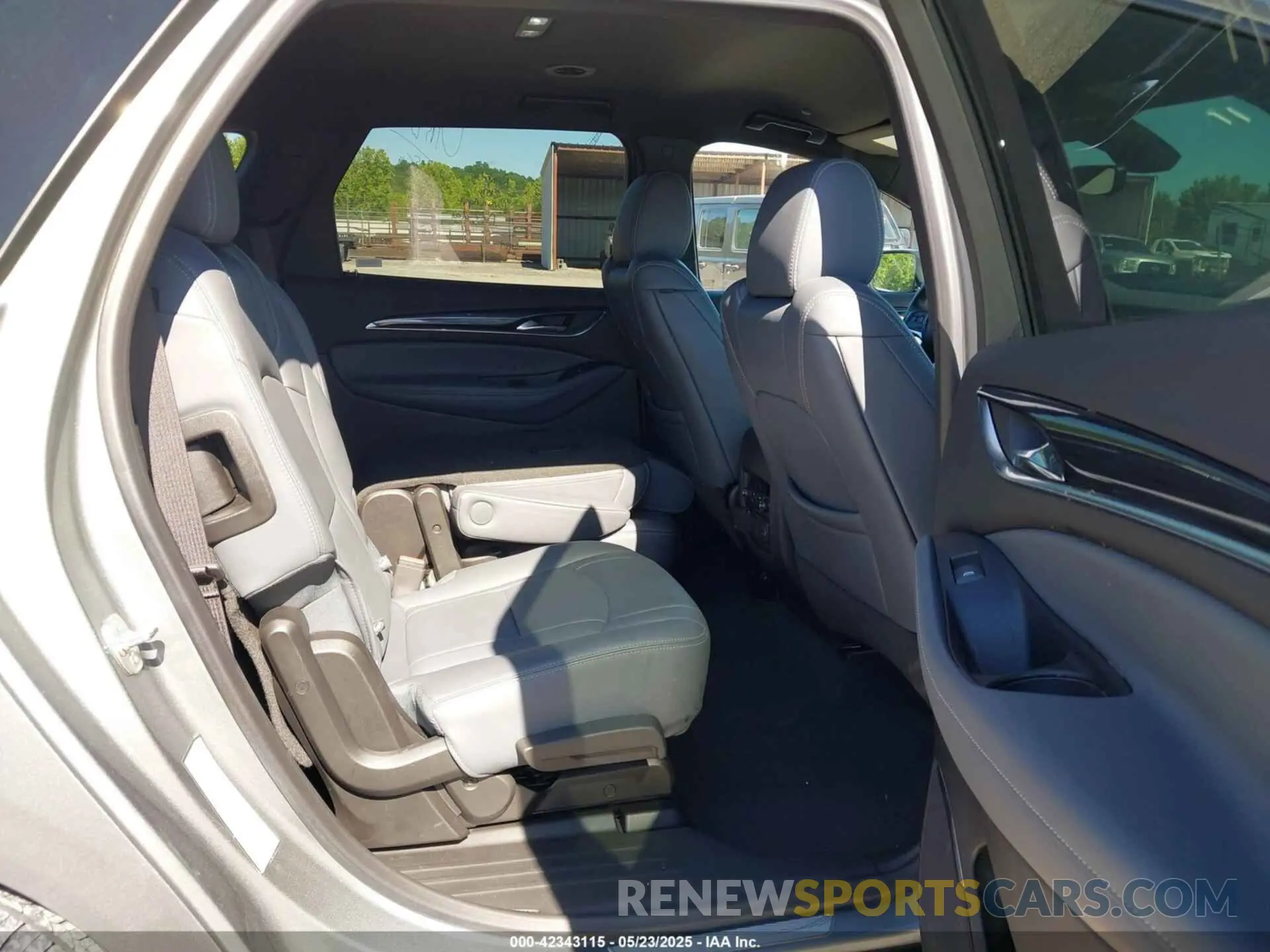 8 Photograph of a damaged car 5GAEVBKW8RJ124983 BUICK ENCLAVE 2024