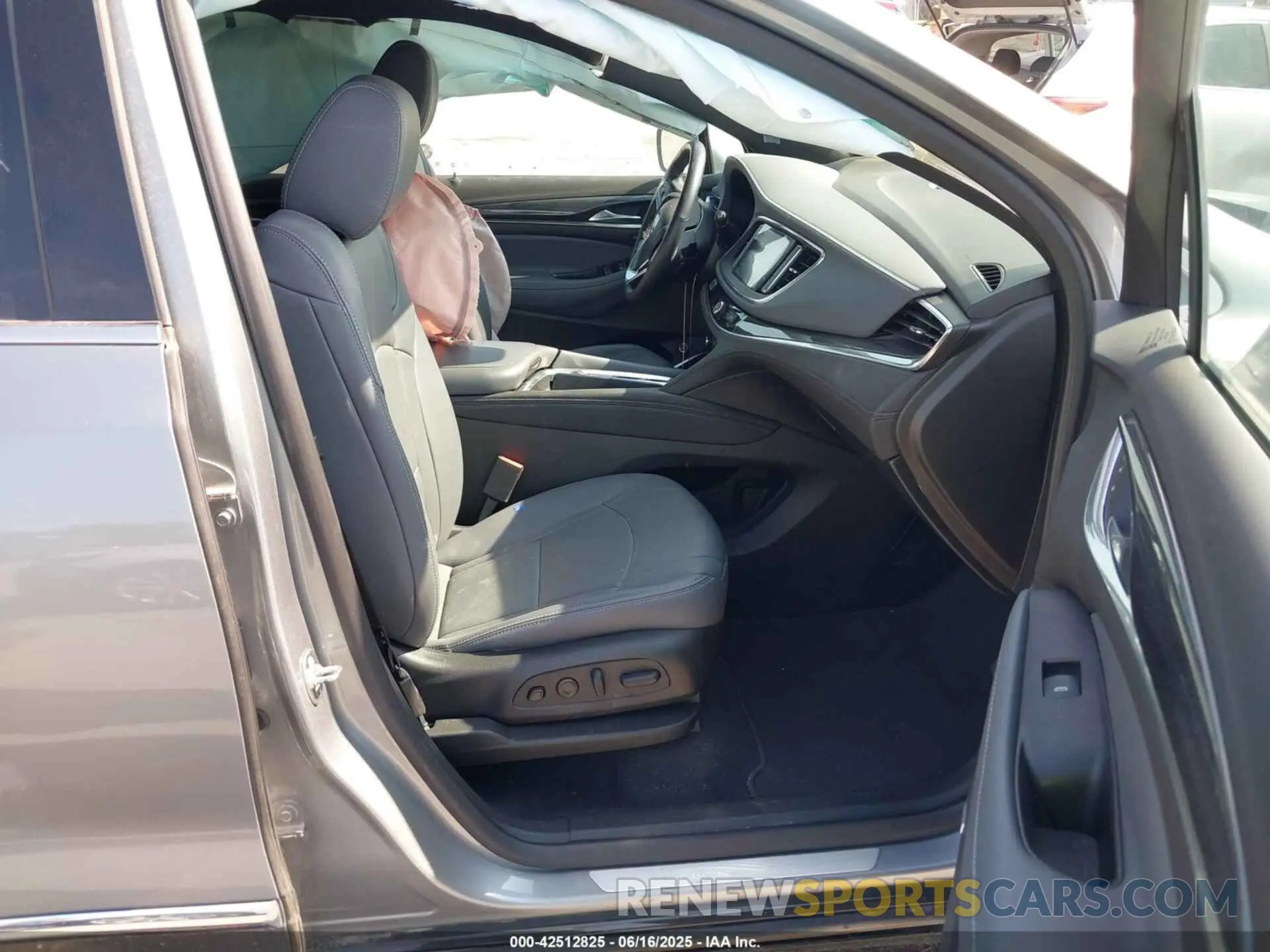 5 Photograph of a damaged car 5GAEVBKWXRJ125309 BUICK ENCLAVE 2024