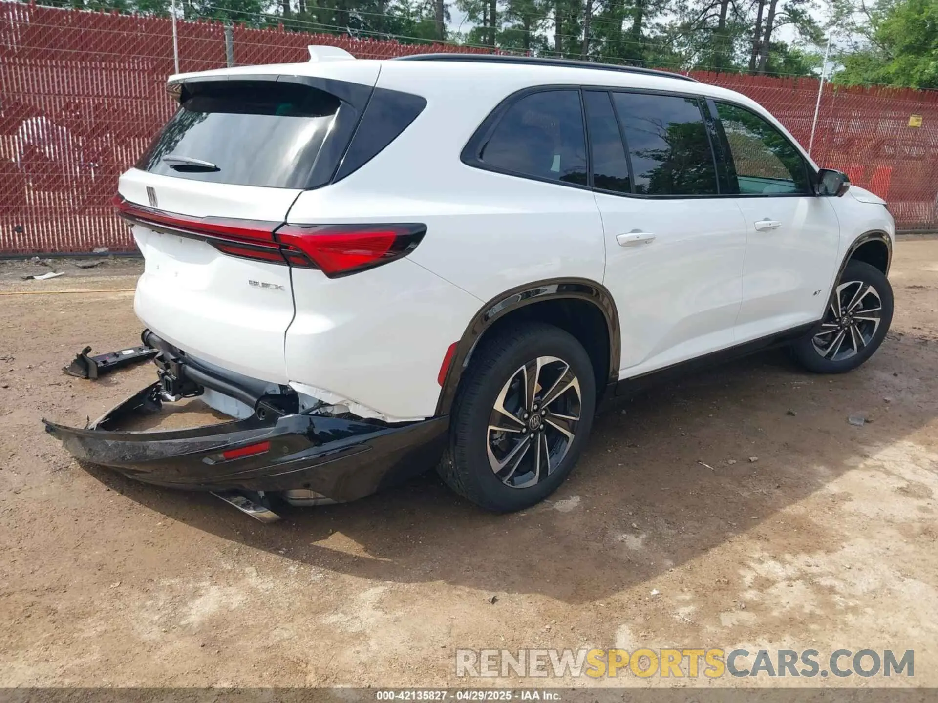4 Photograph of a damaged car 5GAERBRS5SJ107538 BUICK ENCLAVE 2025