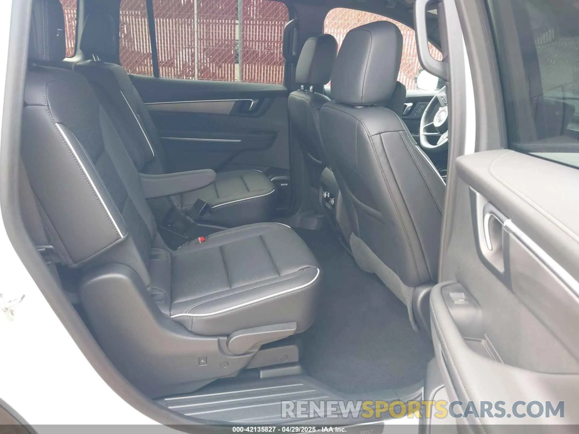 8 Photograph of a damaged car 5GAERBRS5SJ107538 BUICK ENCLAVE 2025