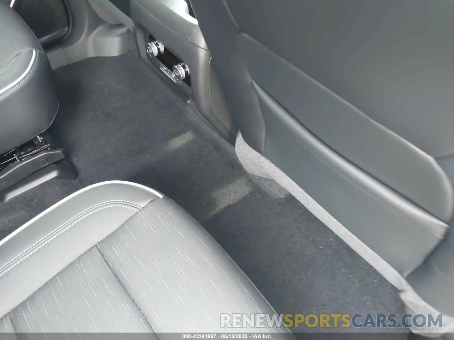 8 Photograph of a damaged car 5GAEVBRS3SJ162145 BUICK ENCLAVE 2025