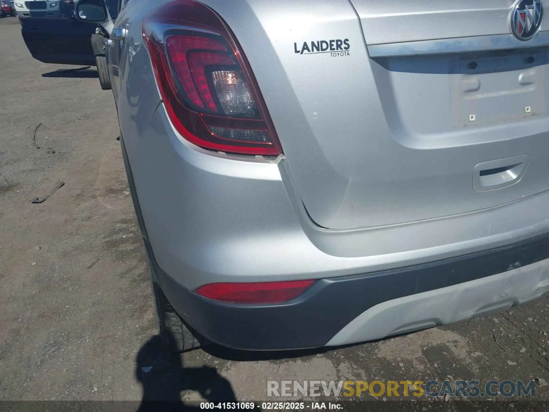 18 Photograph of a damaged car KL4CJASB5KB927673 BUICK ENCORE 2019