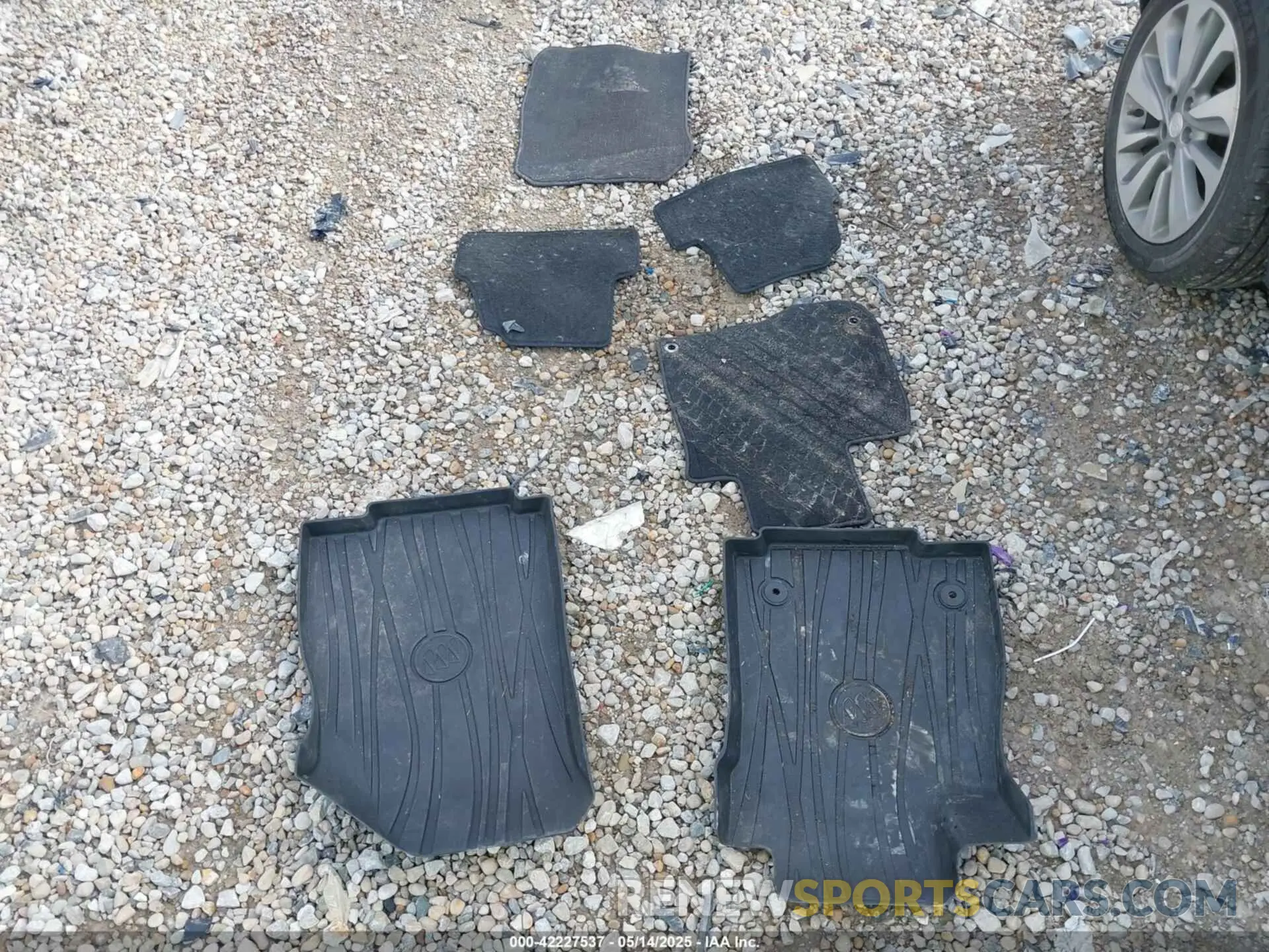 18 Photograph of a damaged car KL4CJASB7KB784418 BUICK ENCORE 2019