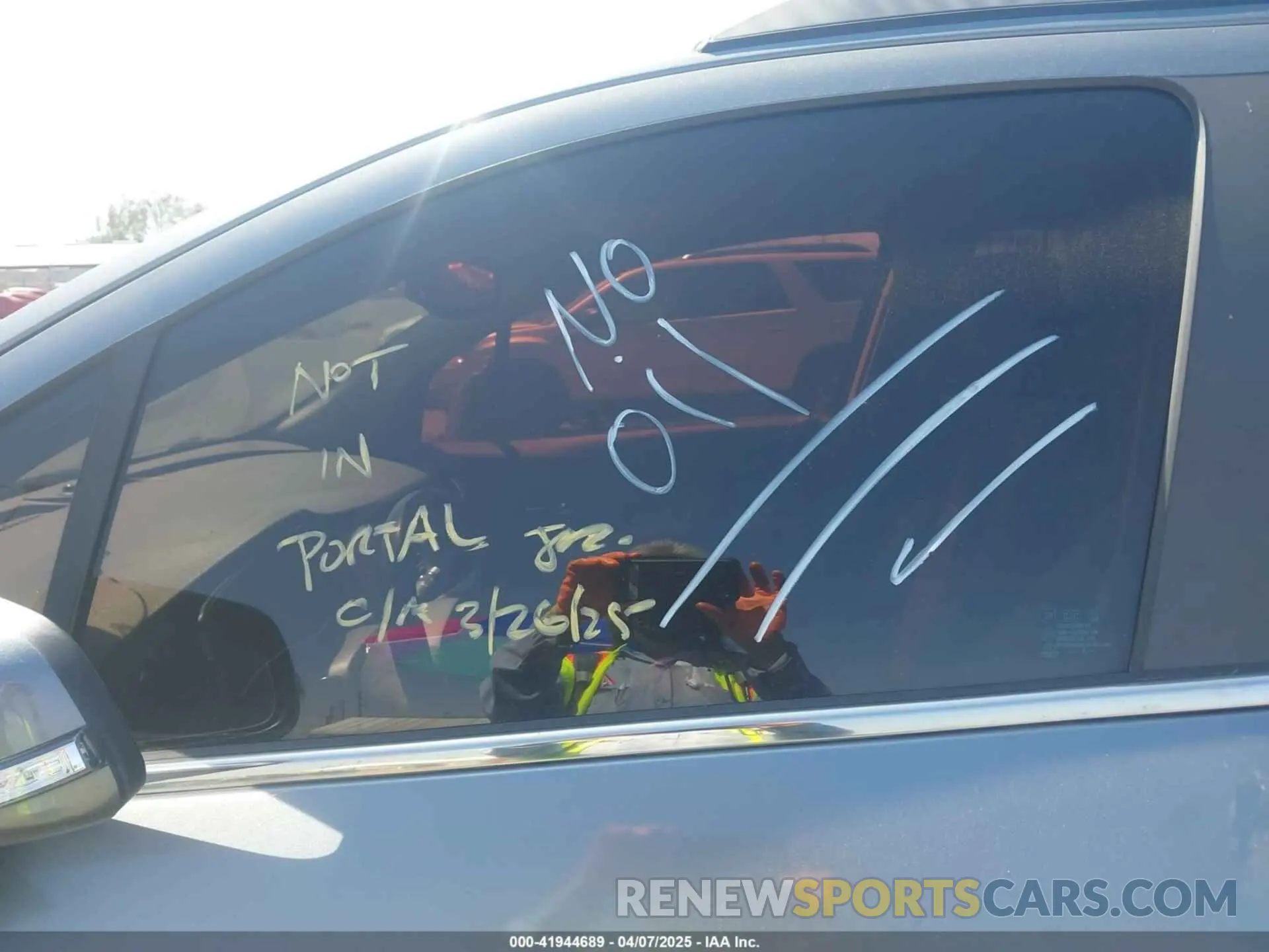 18 Photograph of a damaged car KL4CJASB8KB718105 BUICK ENCORE 2019