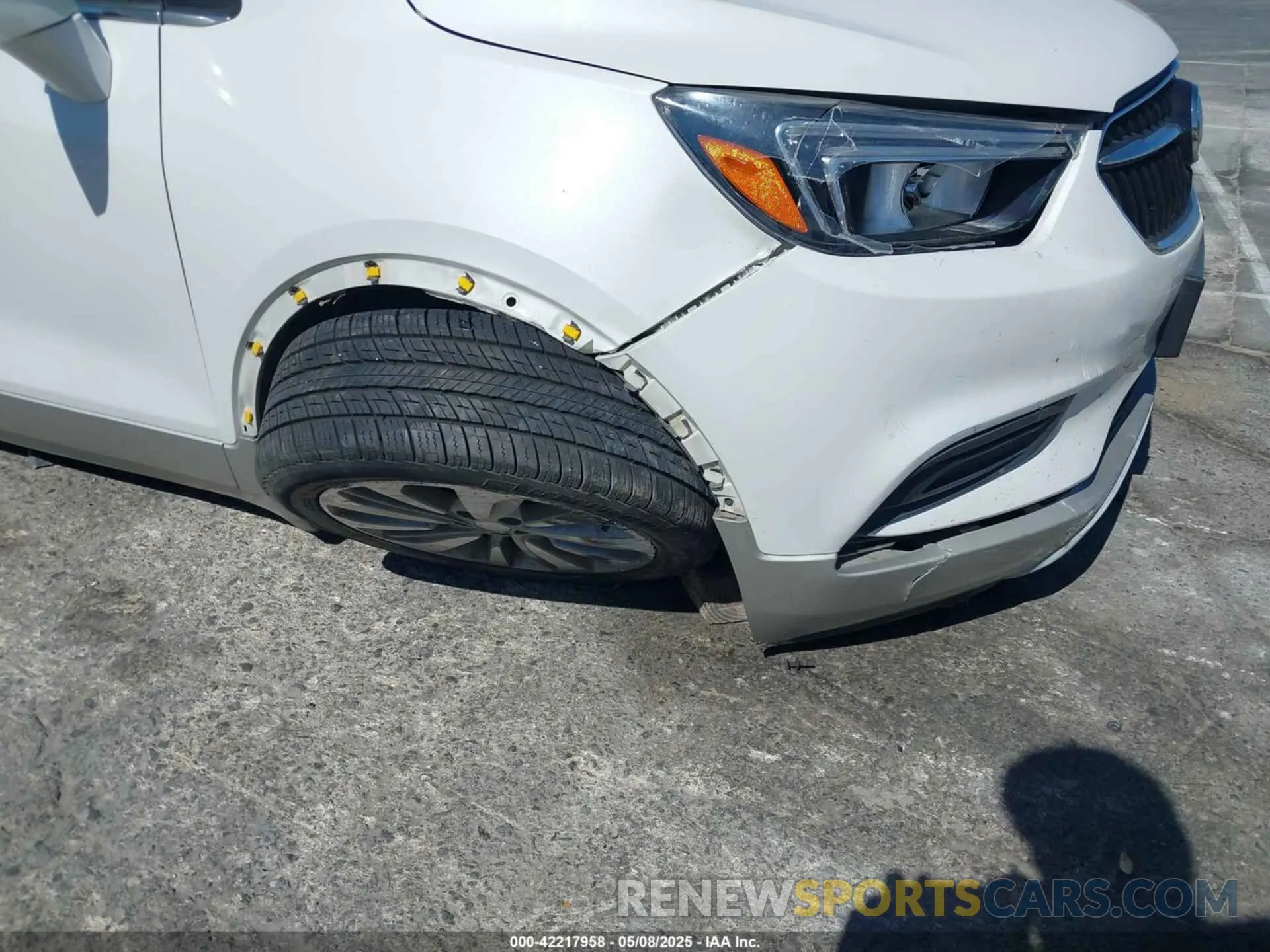 18 Photograph of a damaged car KL4CJASB9KB768365 BUICK ENCORE 2019