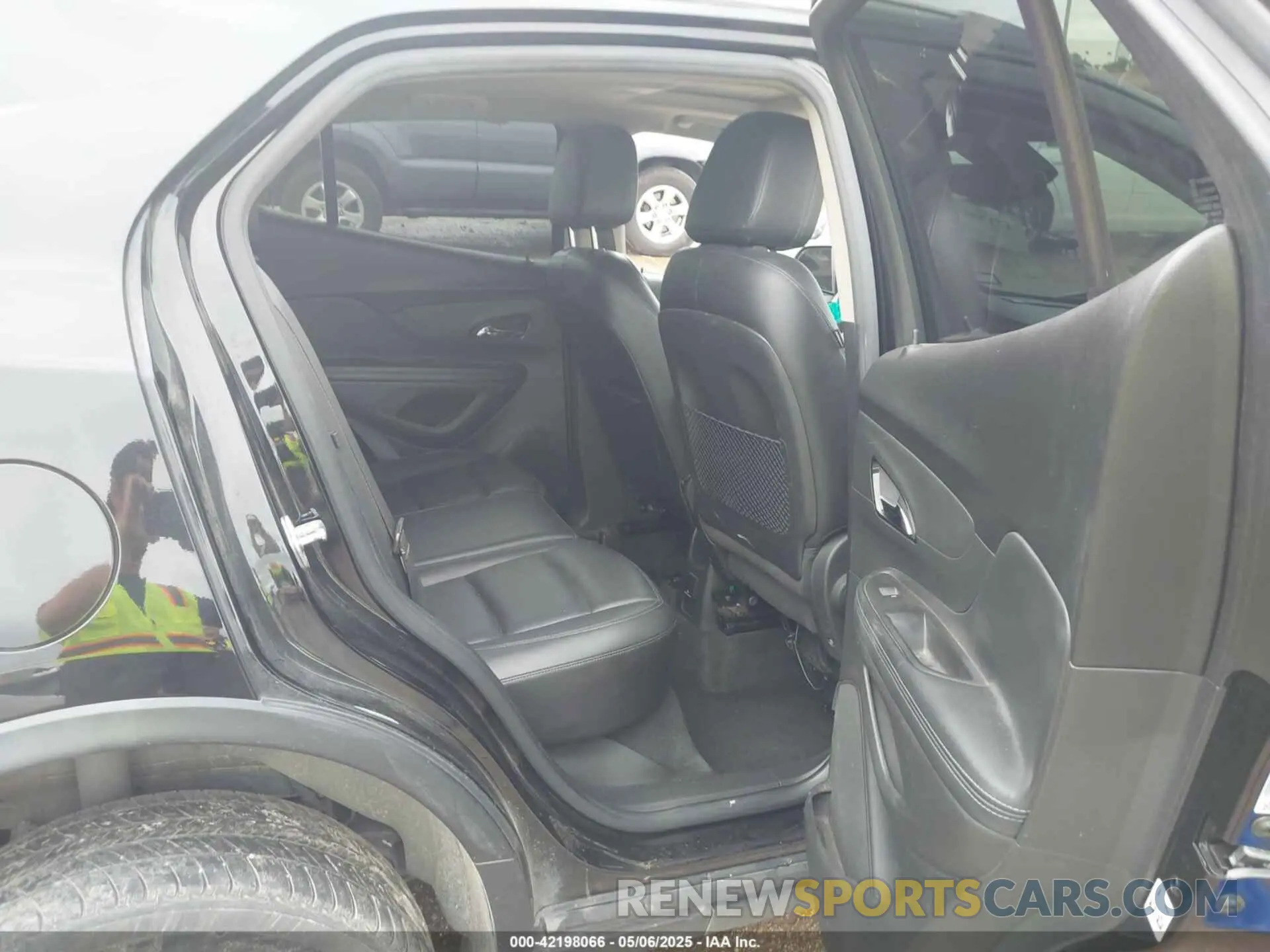 8 Photograph of a damaged car KL4CJCSM7KB876805 BUICK ENCORE 2019