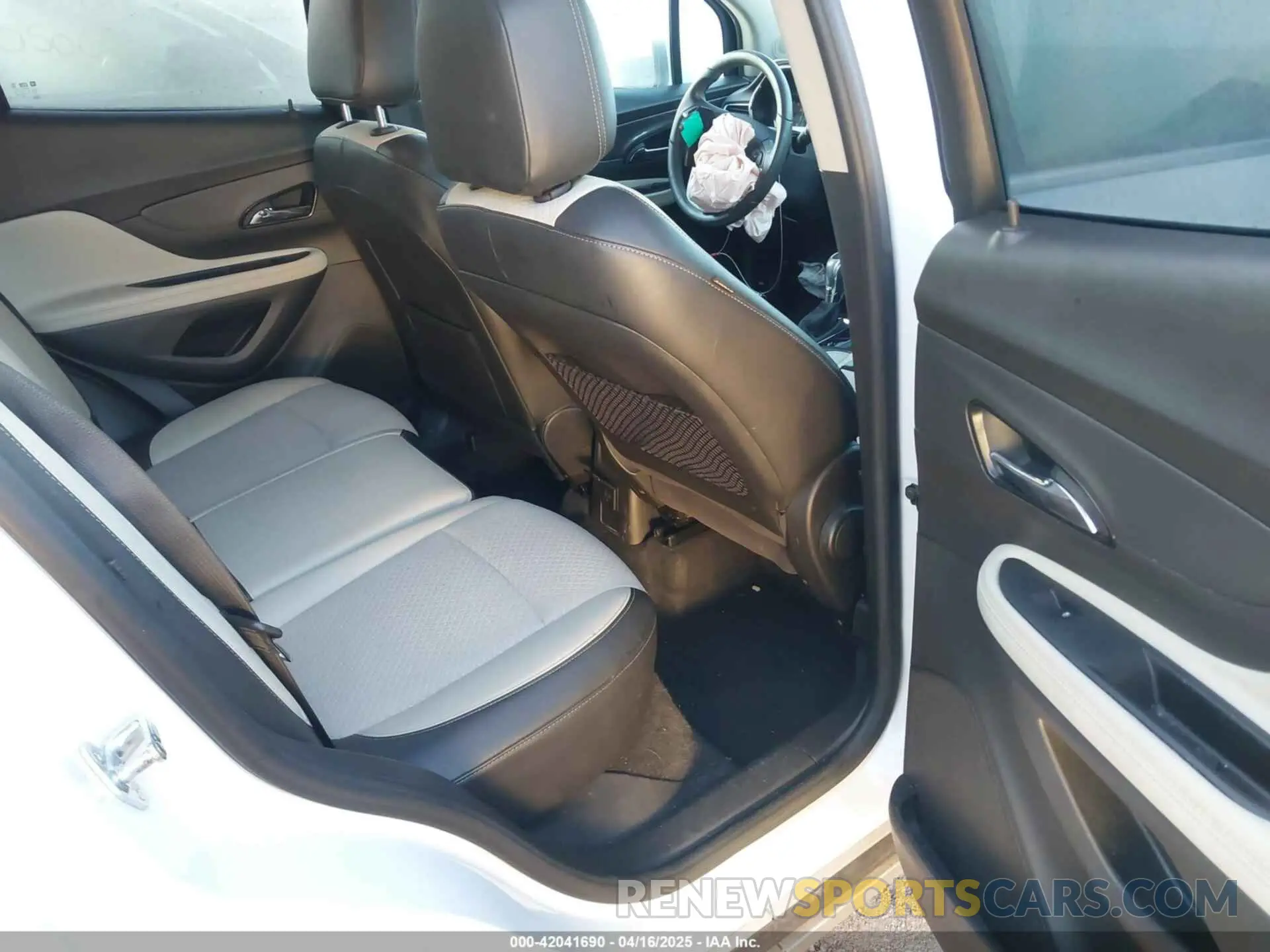 8 Photograph of a damaged car KL4CJASB9MB332702 BUICK ENCORE 2021