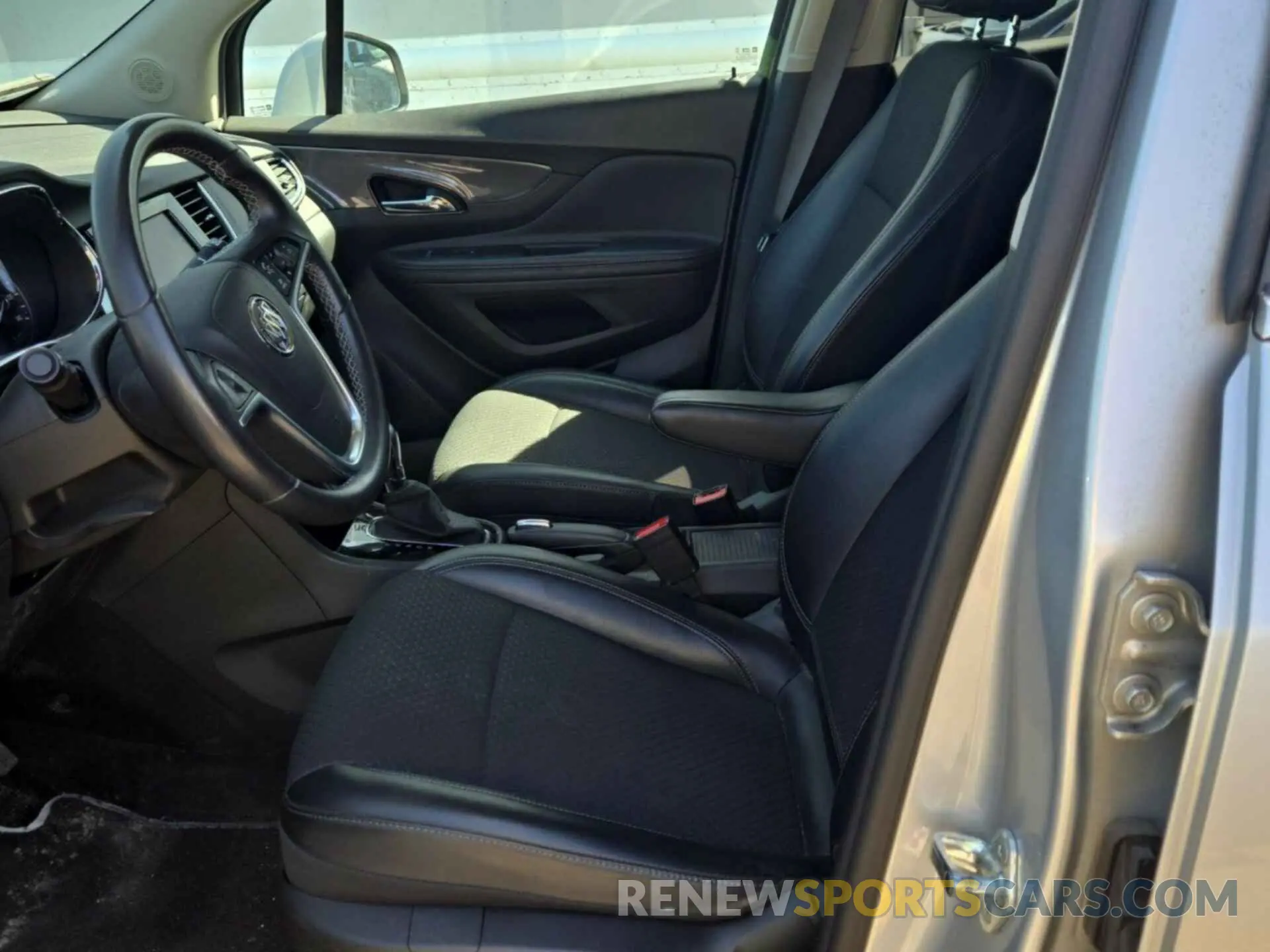 18 Photograph of a damaged car KL4CJESM2NB533285 BUICK ENCORE 2022