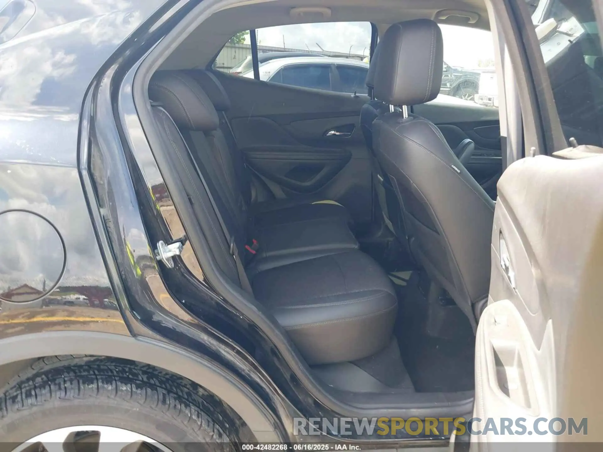 8 Photograph of a damaged car KL4CJESM4NB517010 BUICK ENCORE 2022