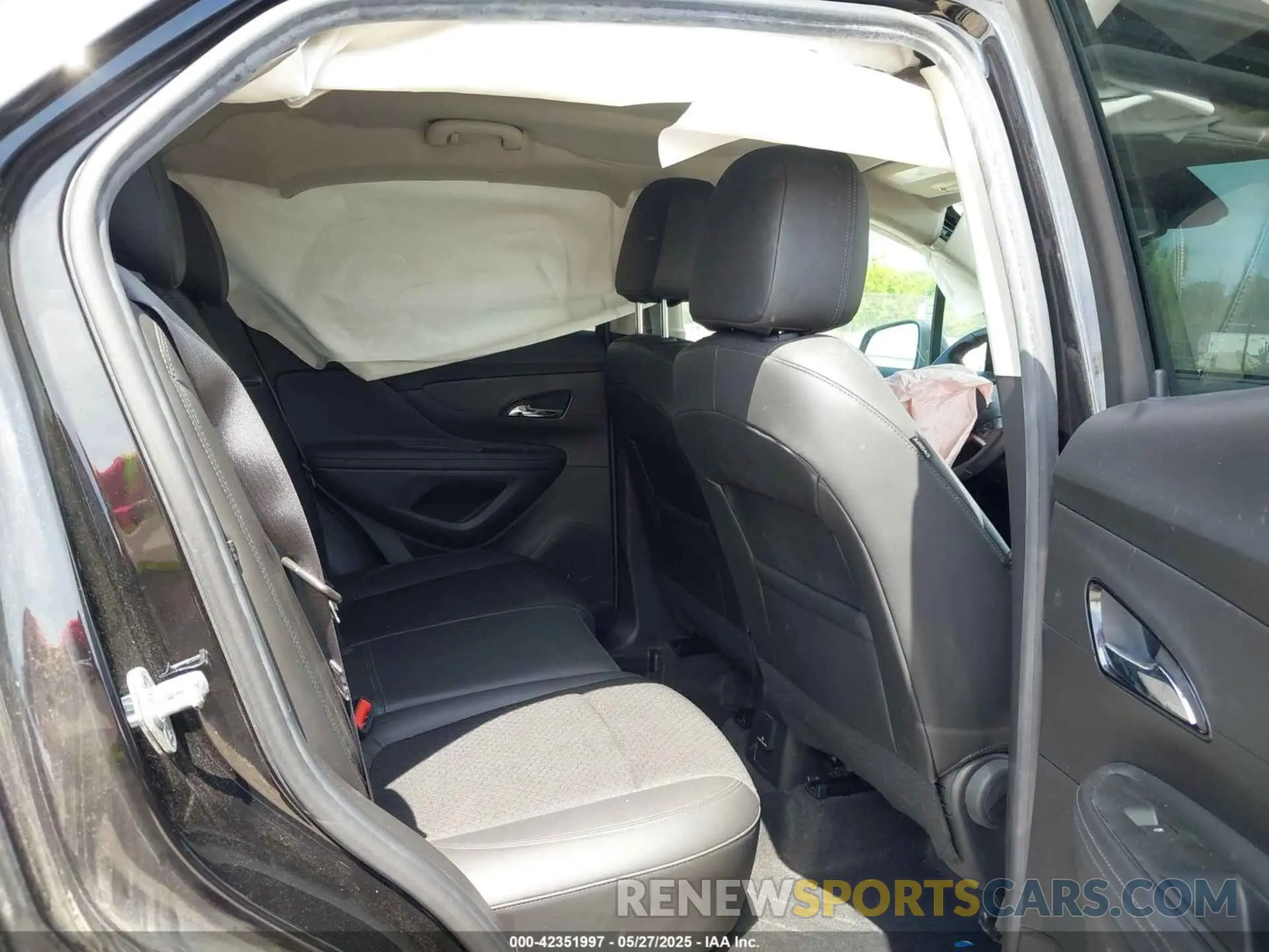 8 Photograph of a damaged car KL4CJESM5NB556897 BUICK ENCORE 2022