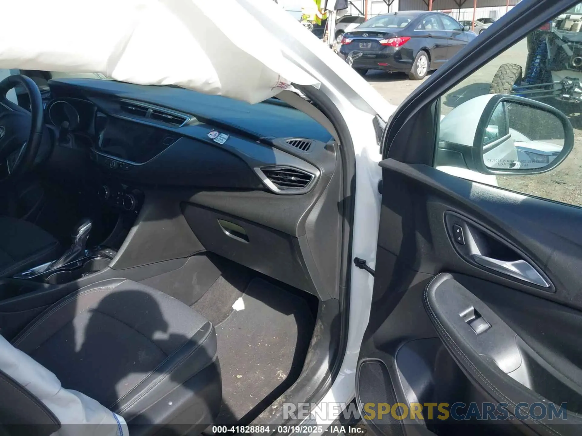 5 Photograph of a damaged car KL4MMBS26LB111011 BUICK ENCORE GX 2020