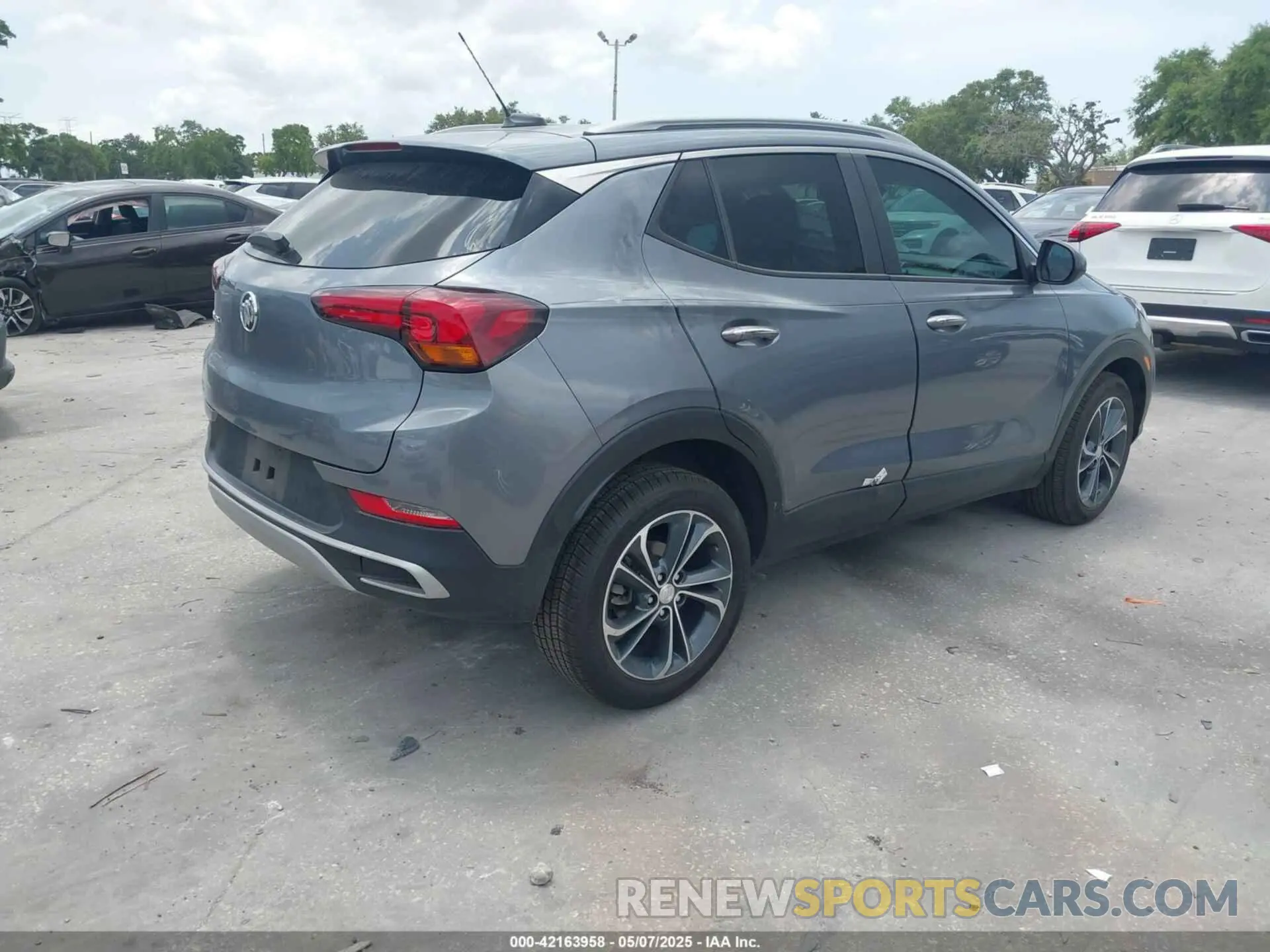 4 Photograph of a damaged car KL4MMDSL4LB107611 BUICK ENCORE GX 2020