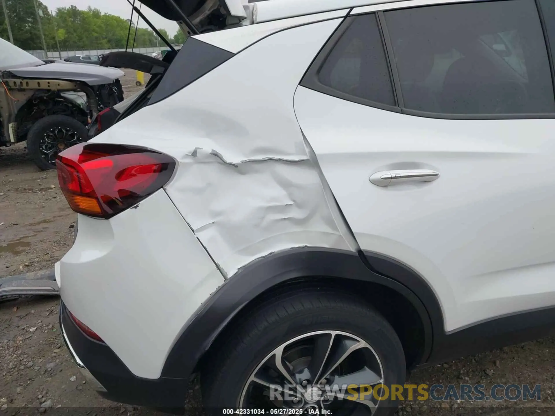 18 Photograph of a damaged car KL4MMFSL8LB127193 BUICK ENCORE GX 2020