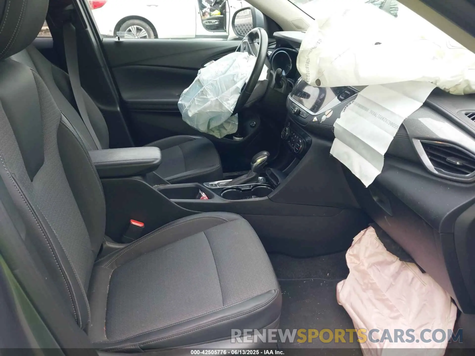 5 Photograph of a damaged car KL4MMESL9MB118918 BUICK ENCORE GX 2021