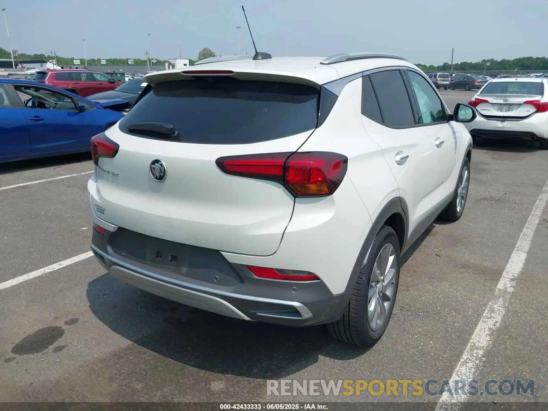 4 Photograph of a damaged car KL4MMFSL4MB075952 BUICK ENCORE GX 2021