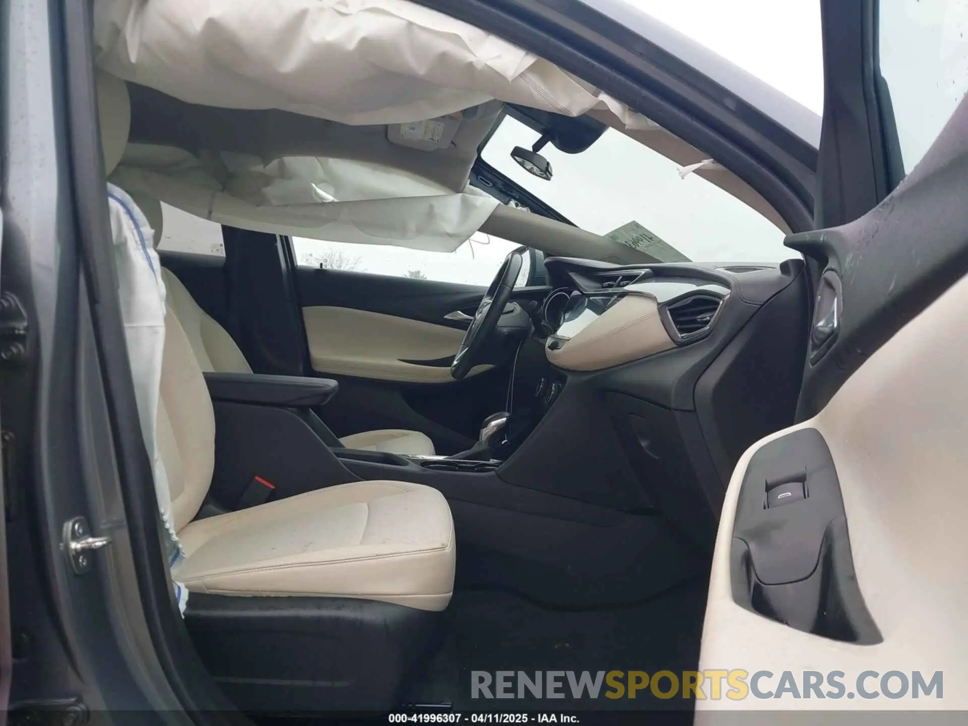 5 Photograph of a damaged car KL4MMBS27NB112168 BUICK ENCORE GX 2022