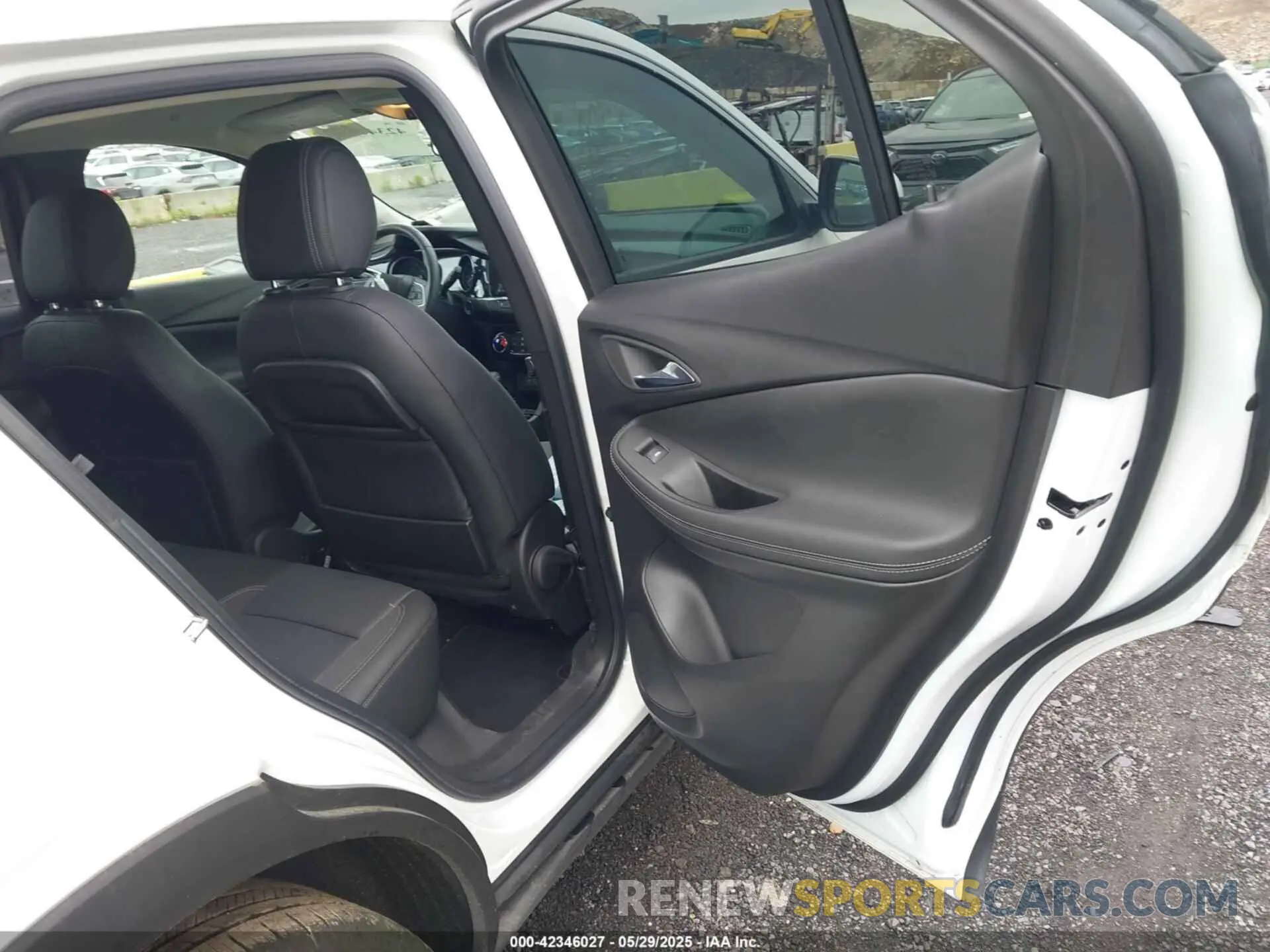 8 Photograph of a damaged car KL4MMCSL3NB113137 BUICK ENCORE GX 2022