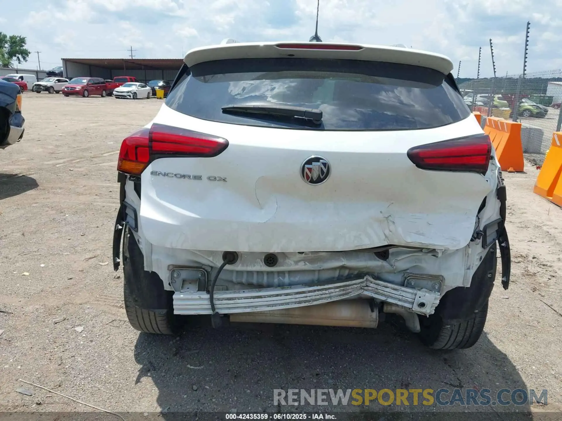 17 Photograph of a damaged car KL4MMDS25NB098038 BUICK ENCORE GX 2022