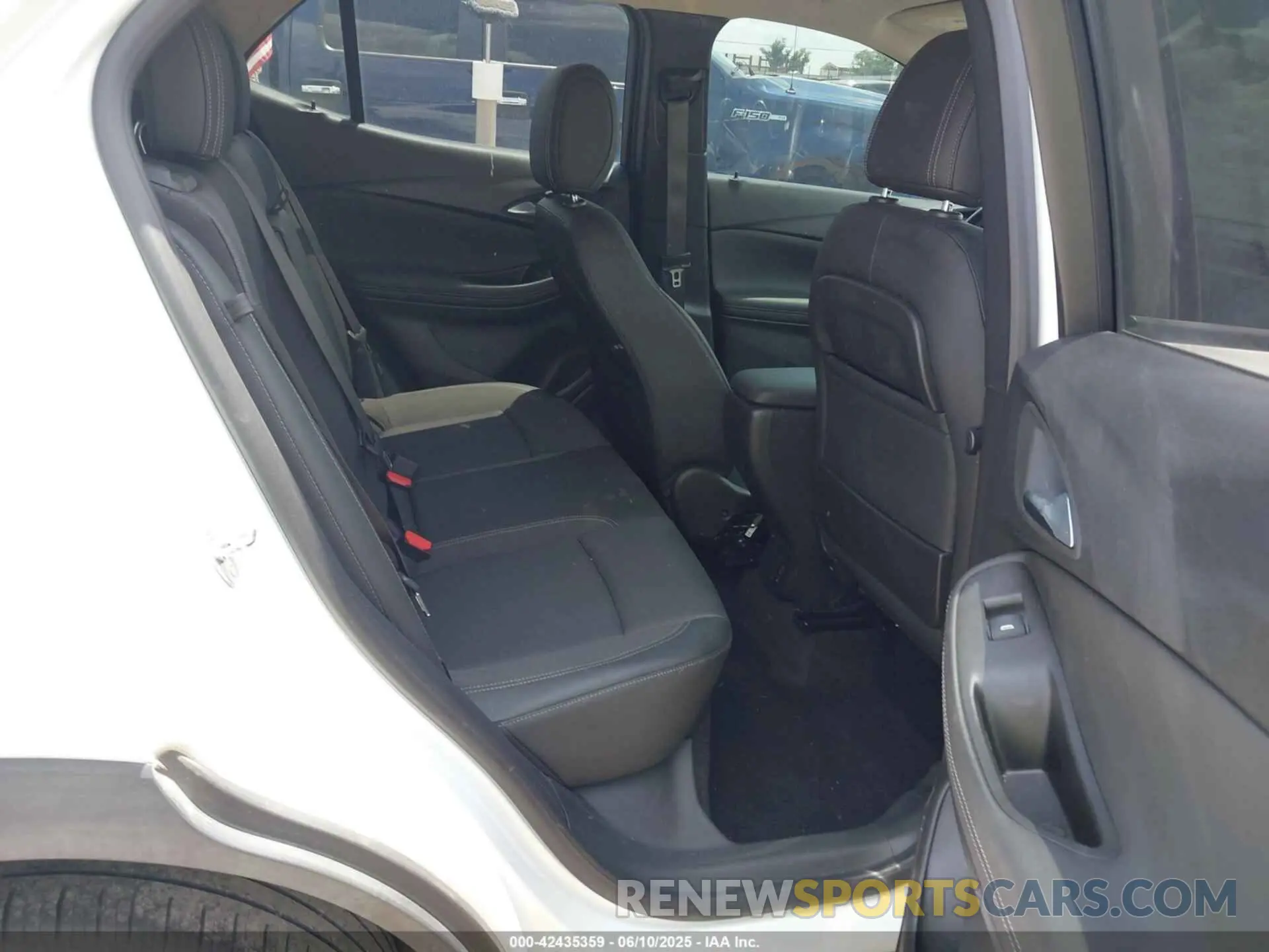 8 Photograph of a damaged car KL4MMDS25NB098038 BUICK ENCORE GX 2022