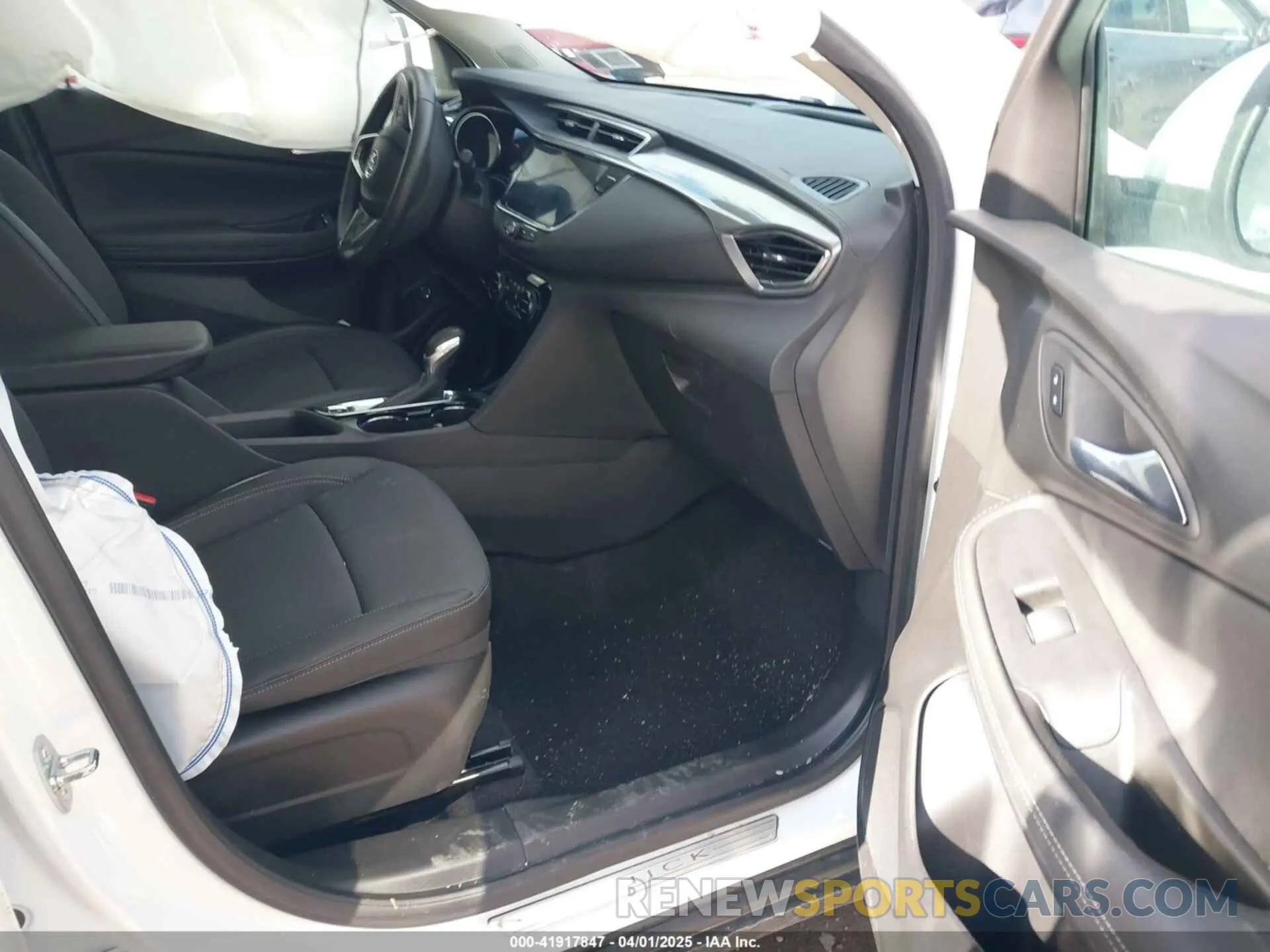 5 Photograph of a damaged car KL4MMDS25NB121334 BUICK ENCORE GX 2022