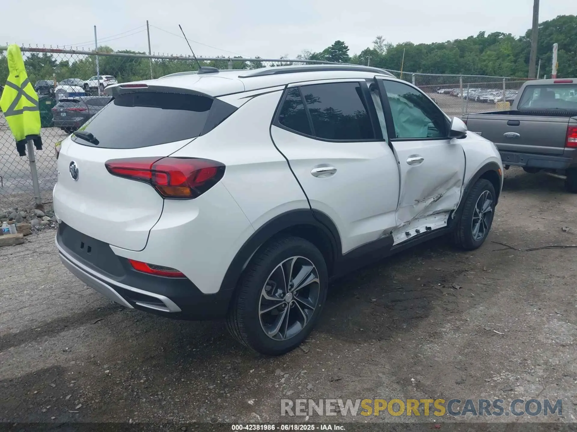 4 Photograph of a damaged car KL4MMESL1NB141773 BUICK ENCORE GX 2022