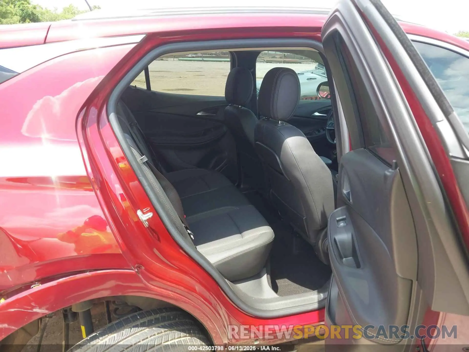 8 Photograph of a damaged car KL4MMESL4NB142853 BUICK ENCORE GX 2022