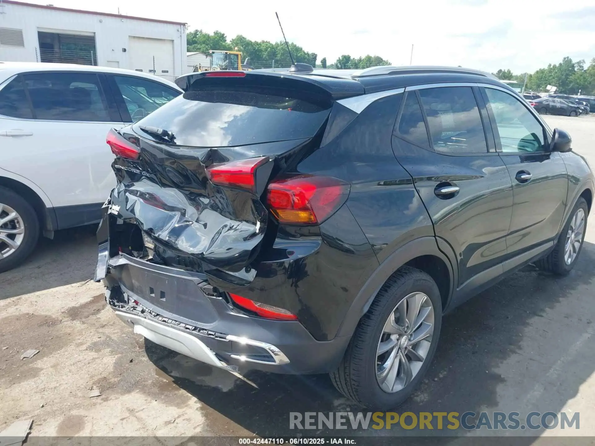 4 Photograph of a damaged car KL4MMFSL9NB021452 BUICK ENCORE GX 2022