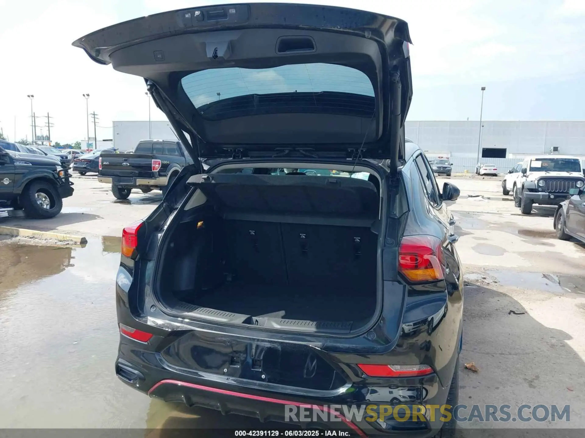 17 Photograph of a damaged car KL4MMDS21PB137761 BUICK ENCORE GX 2023