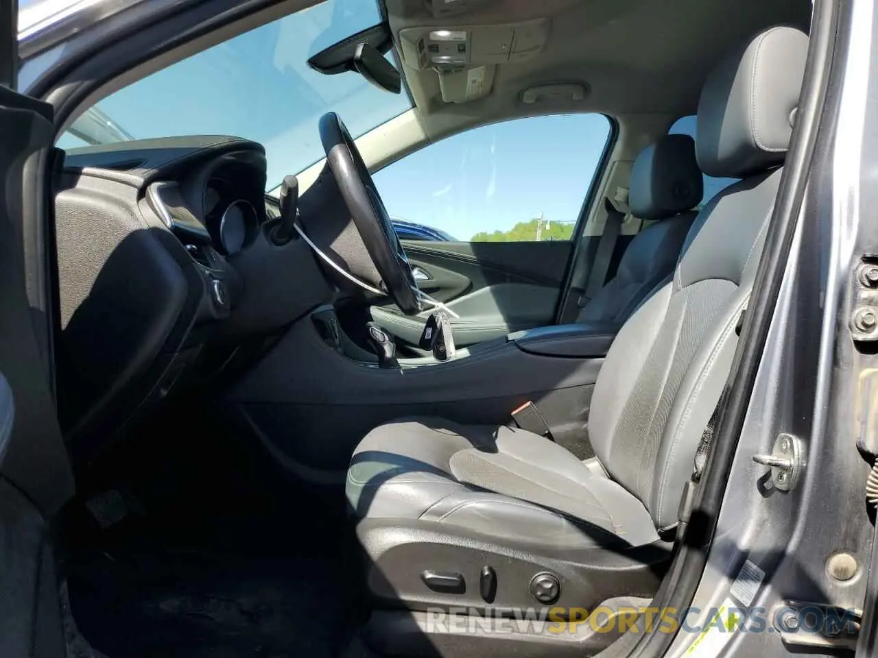 7 Photograph of a damaged car LRBFX2SA0KD022596 BUICK ENVISION 2019