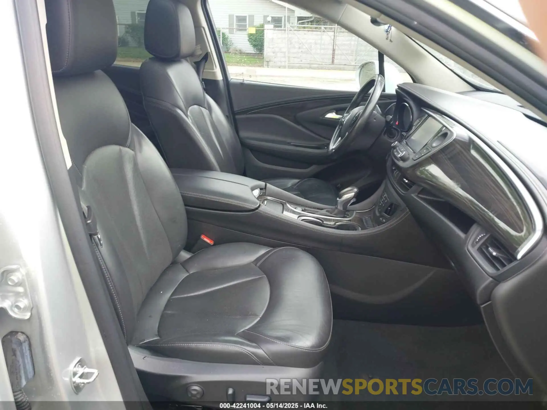 5 Photograph of a damaged car LRBFX2SA0KD075816 BUICK ENVISION 2019