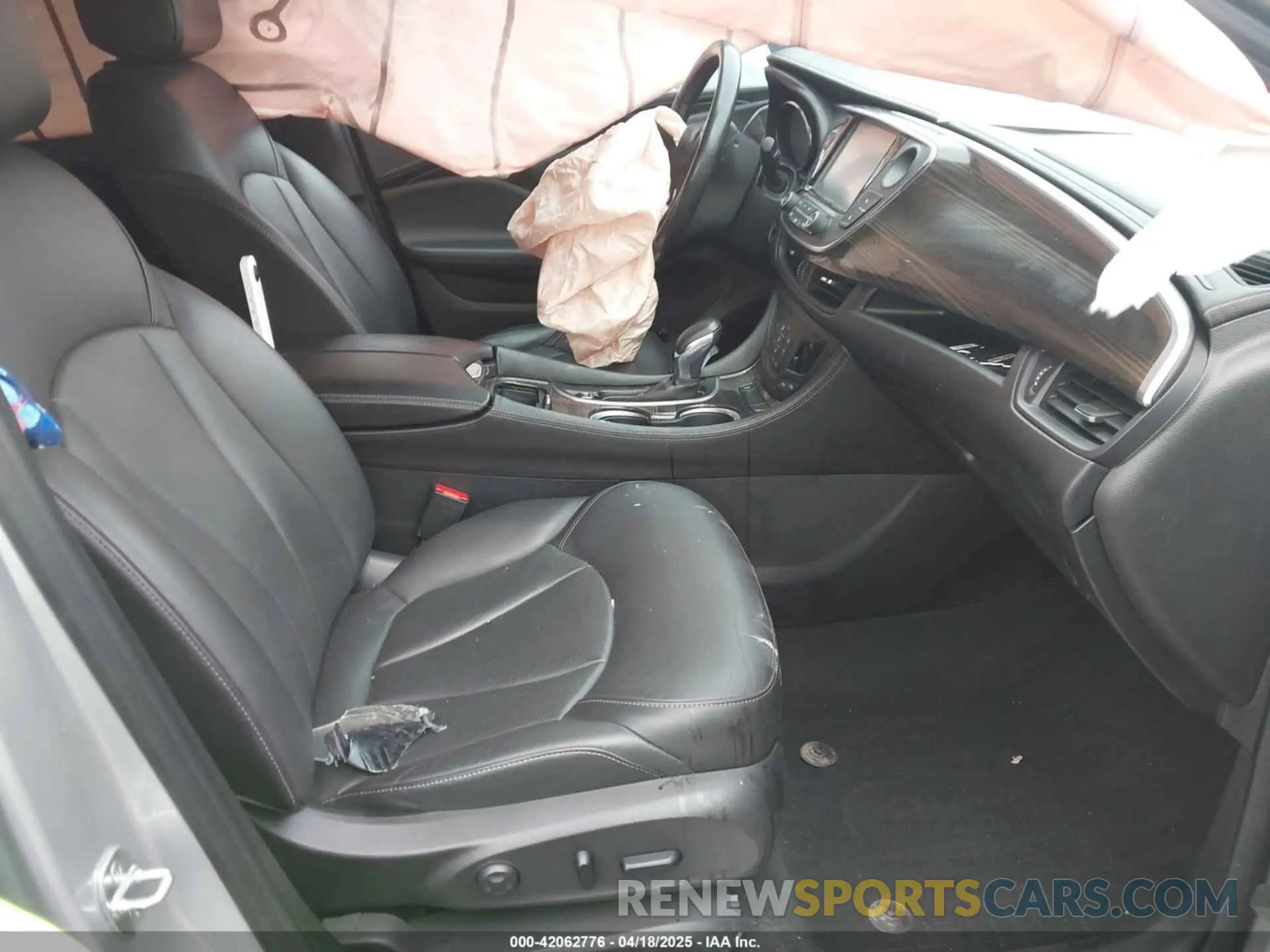 5 Photograph of a damaged car LRBFX2SA2KD005461 BUICK ENVISION 2019