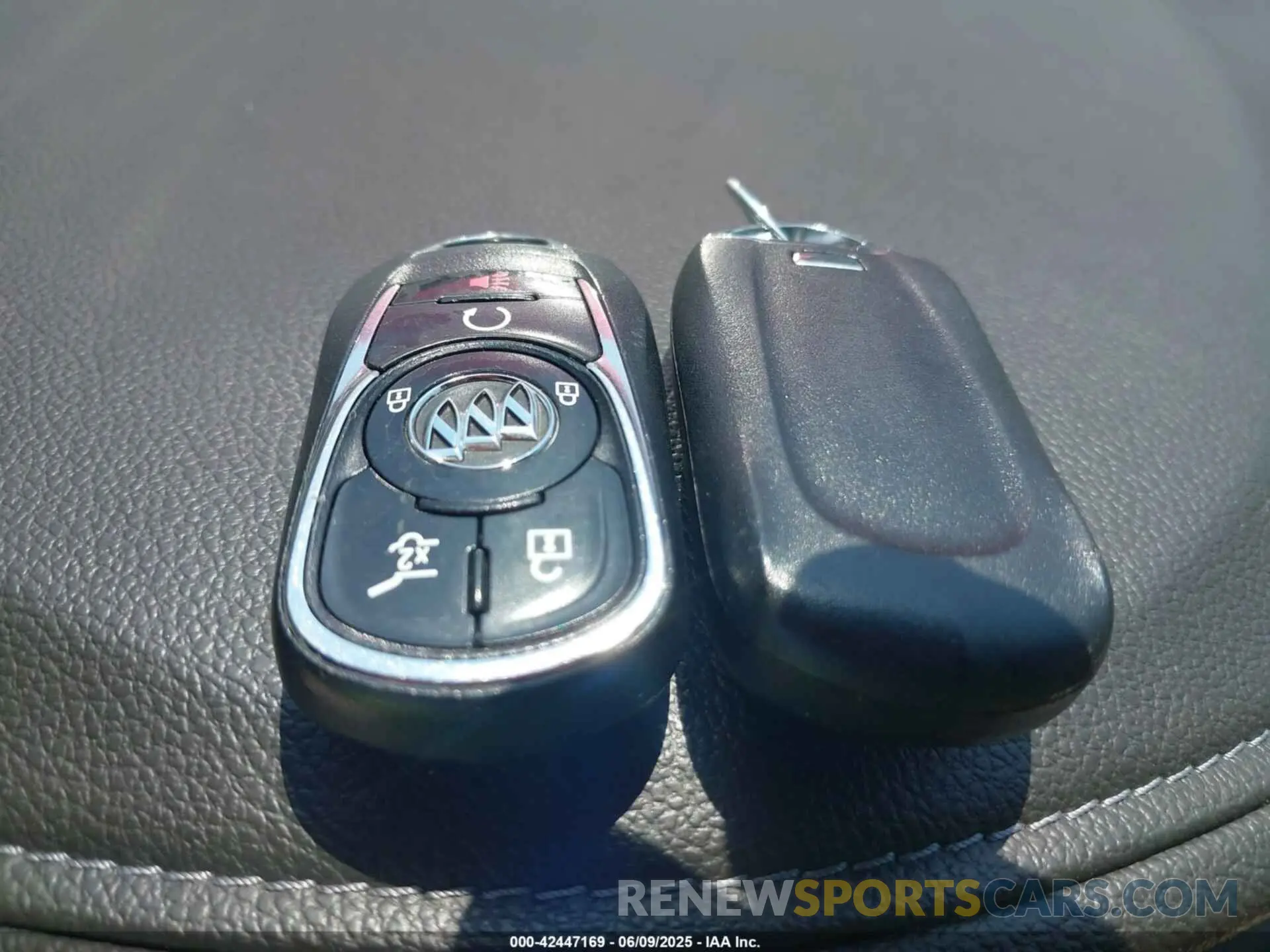 11 Photograph of a damaged car LRBFX2SA9KD128092 BUICK ENVISION 2019