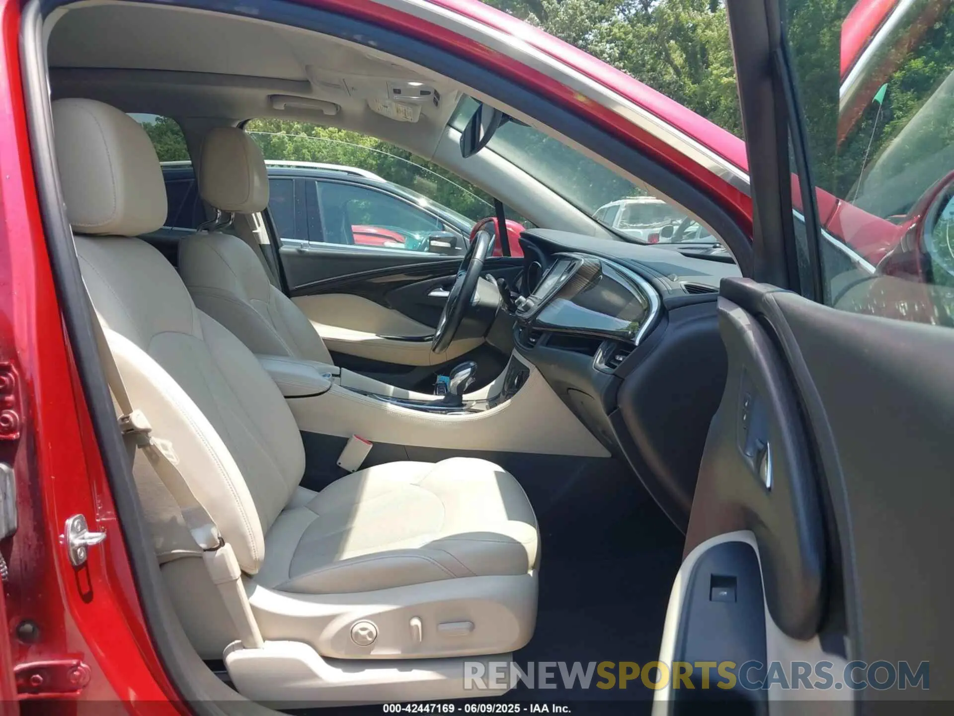 5 Photograph of a damaged car LRBFX2SA9KD128092 BUICK ENVISION 2019
