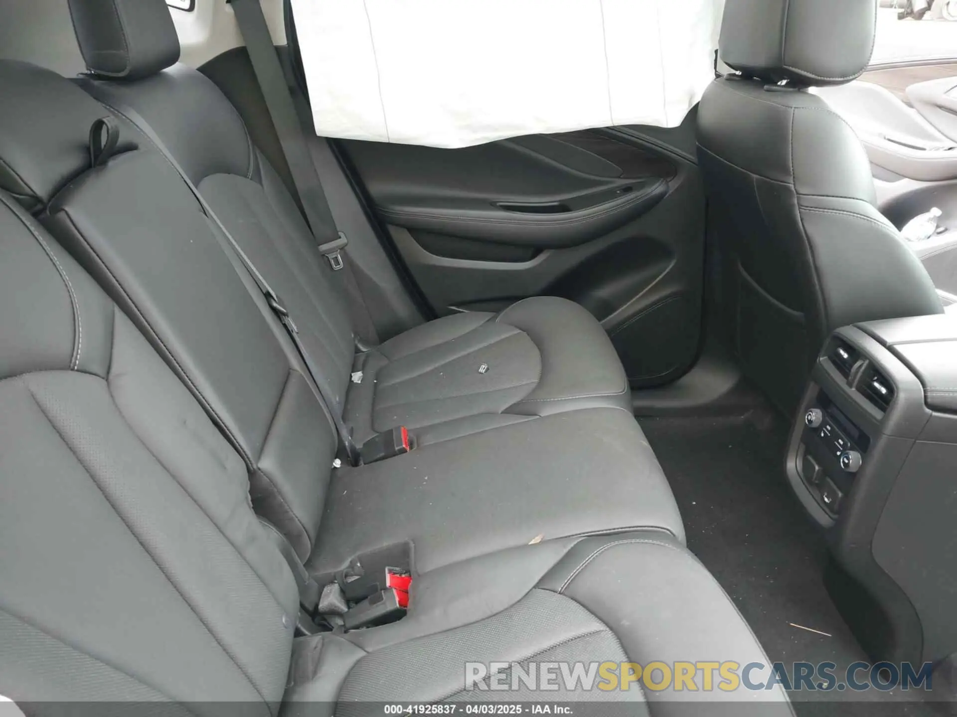 8 Photograph of a damaged car LRBFX3SX6KD015596 BUICK ENVISION 2019