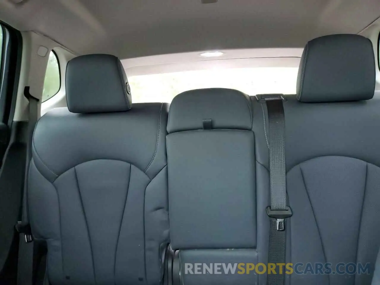 10 Photograph of a damaged car LRBFX4SX5KD075939 BUICK ENVISION 2019