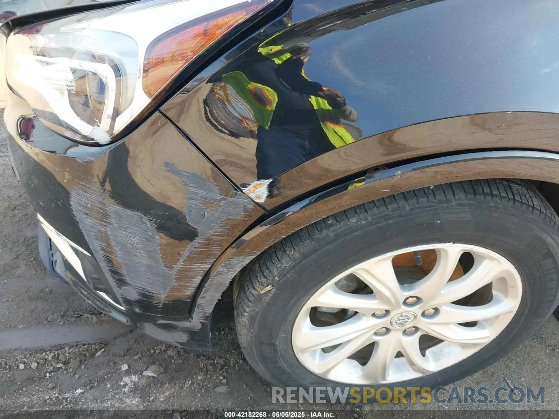 17 Photograph of a damaged car LRBFXBSA4KD146323 BUICK ENVISION 2019