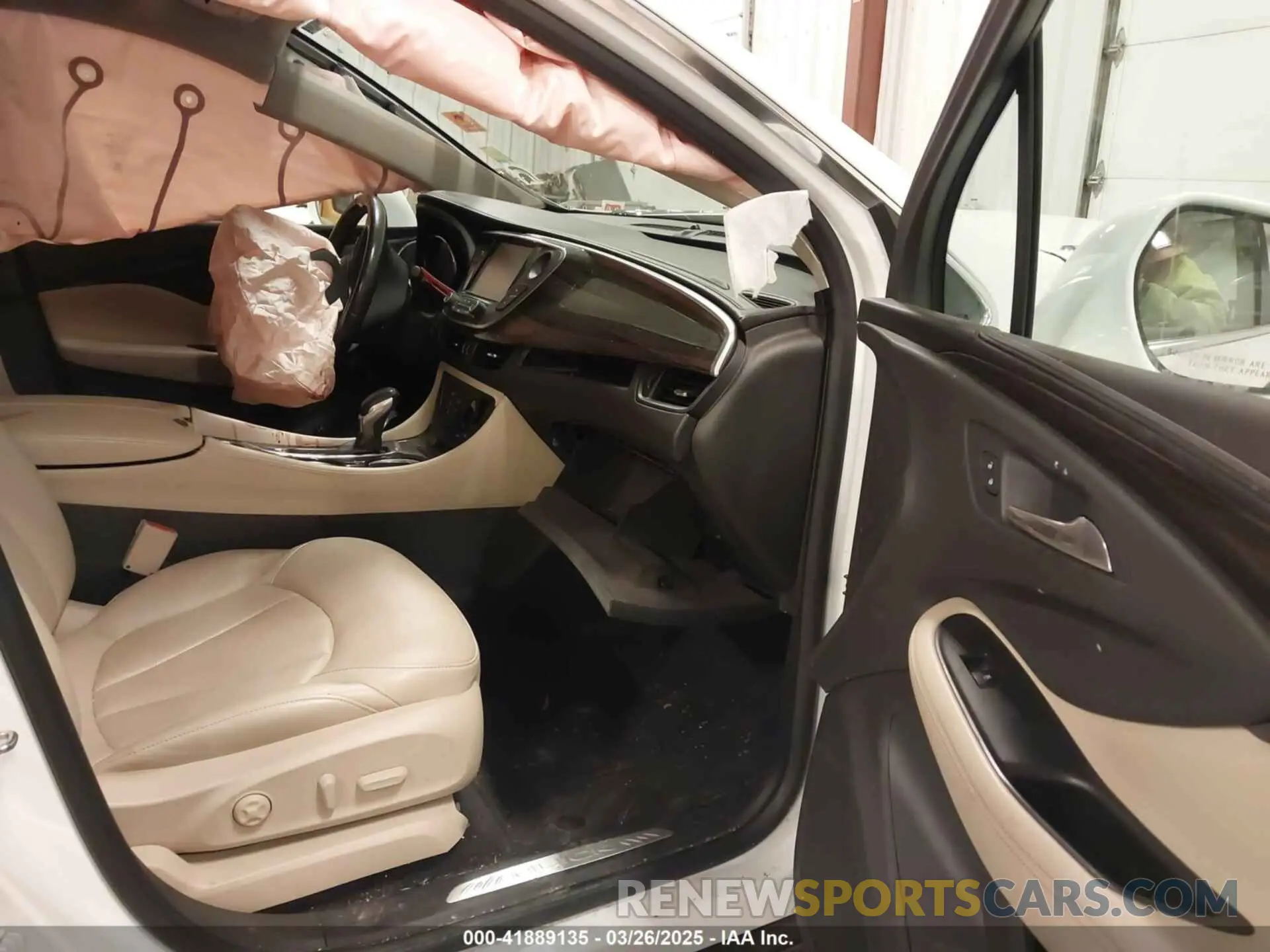 5 Photograph of a damaged car LRBFXCSA1KD033015 BUICK ENVISION 2019