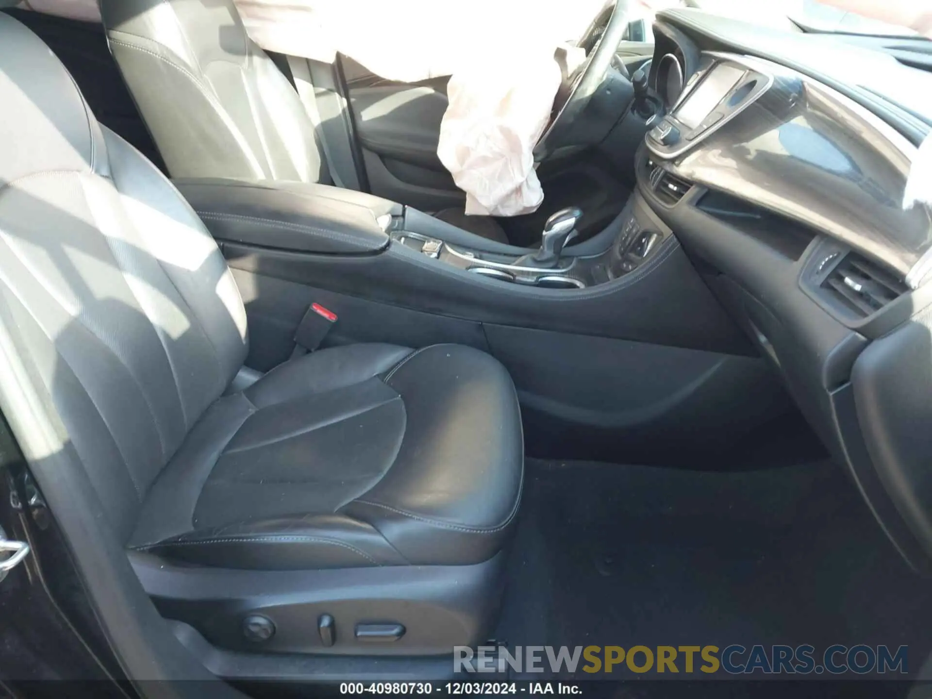 5 Photograph of a damaged car LRBFXCSA1KD126875 BUICK ENVISION 2019